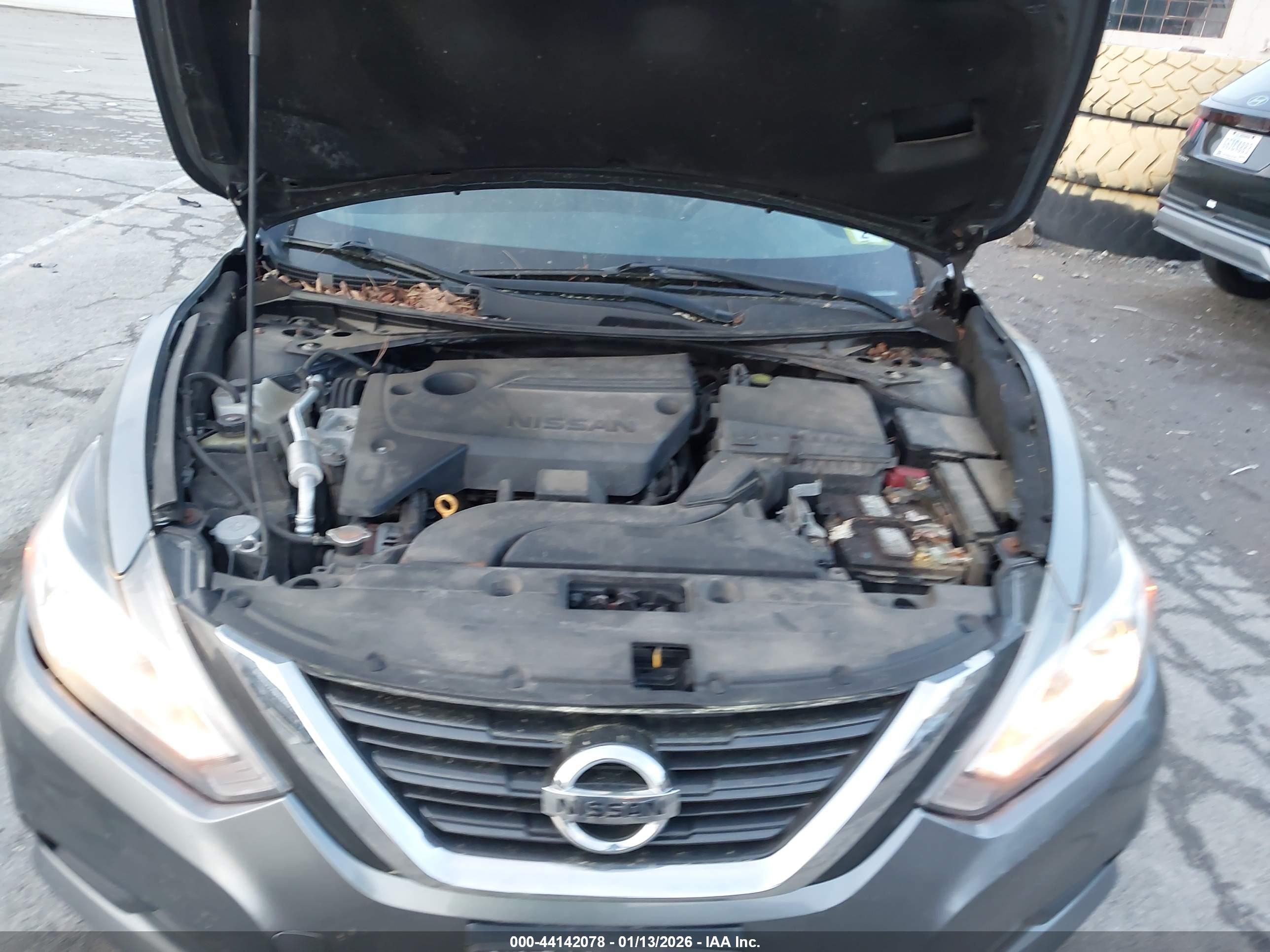 NISSAN ALTIMA image 10