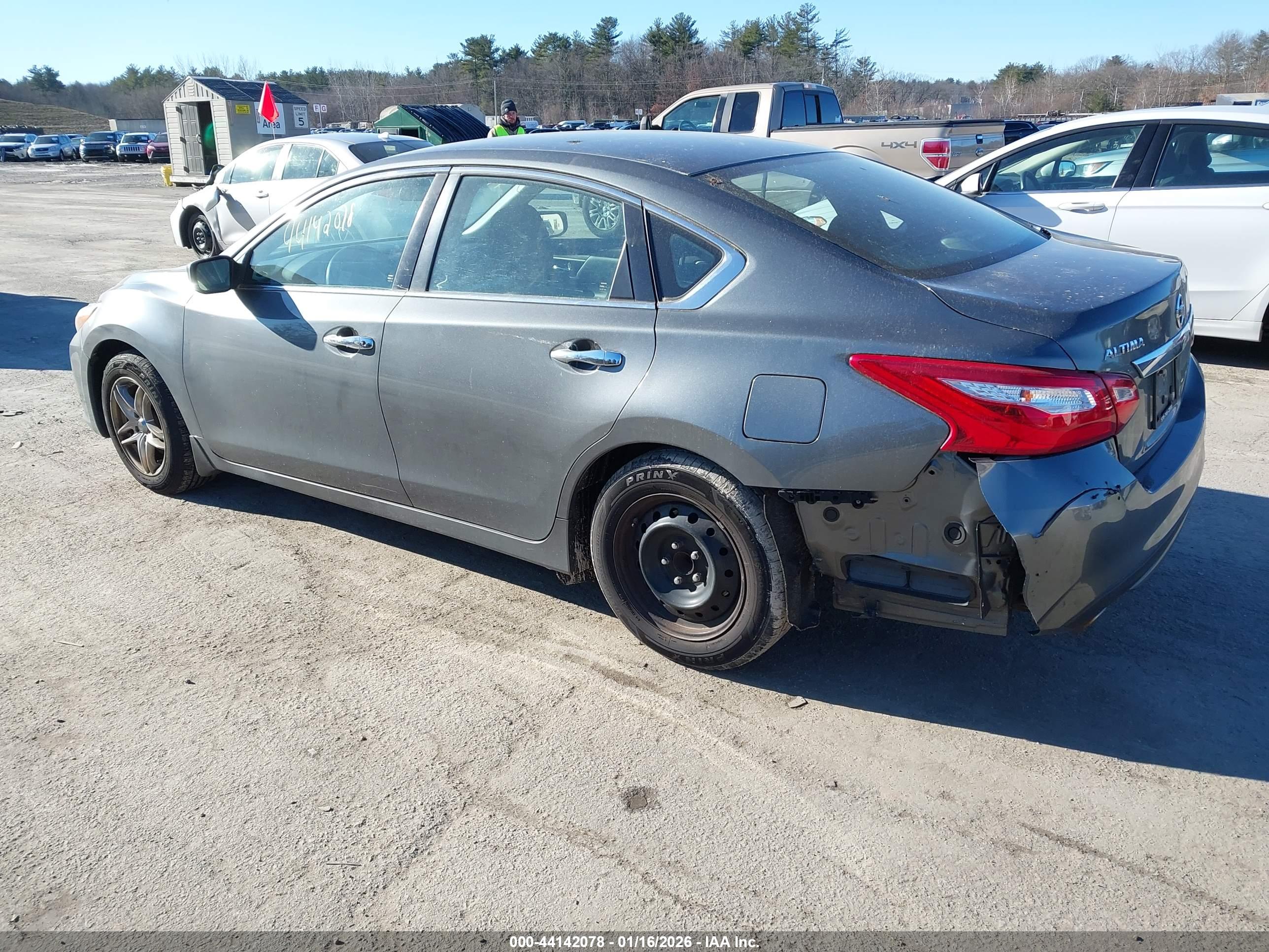 NISSAN ALTIMA image 3