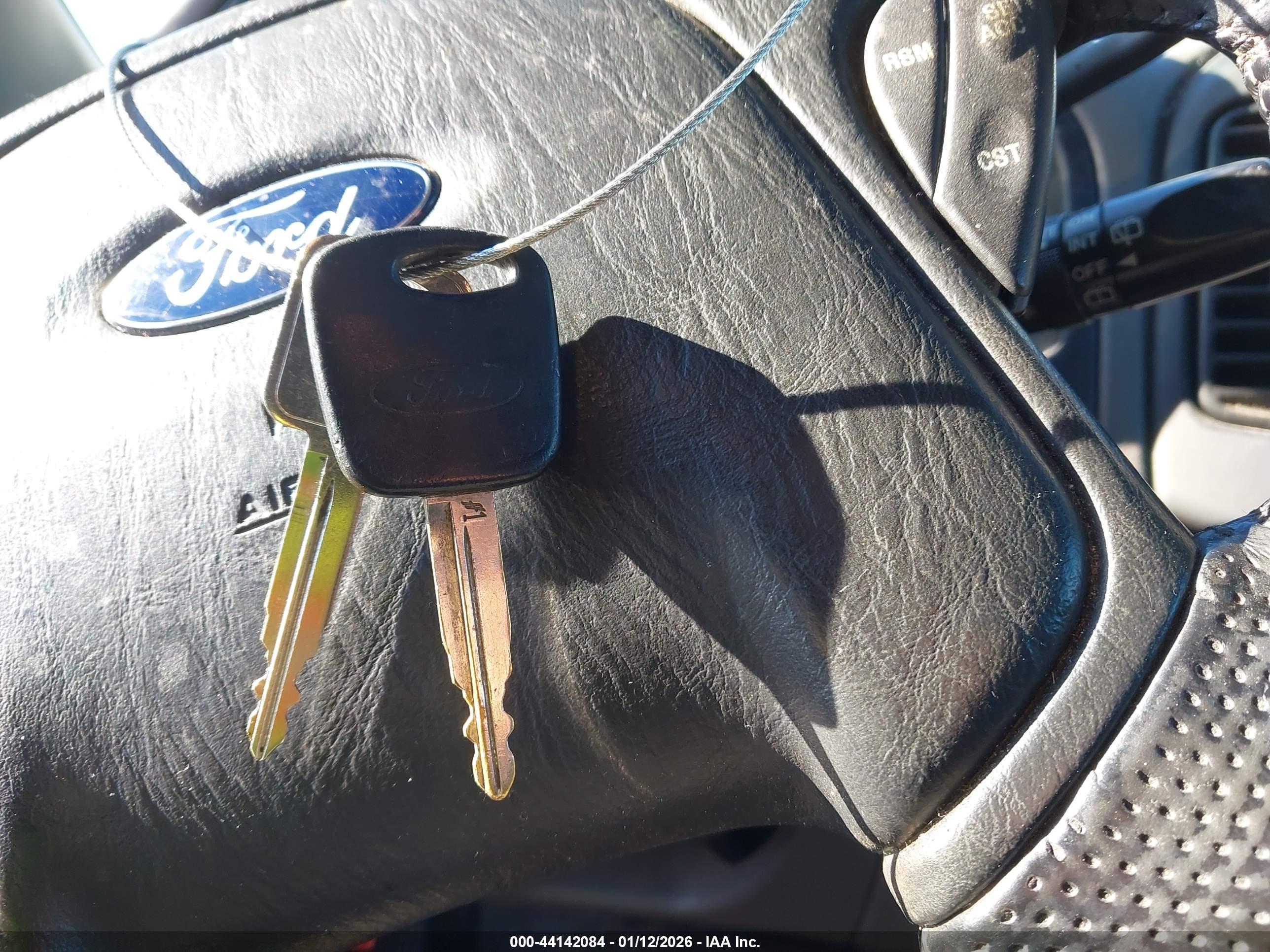 FORD ESCAPE image 11