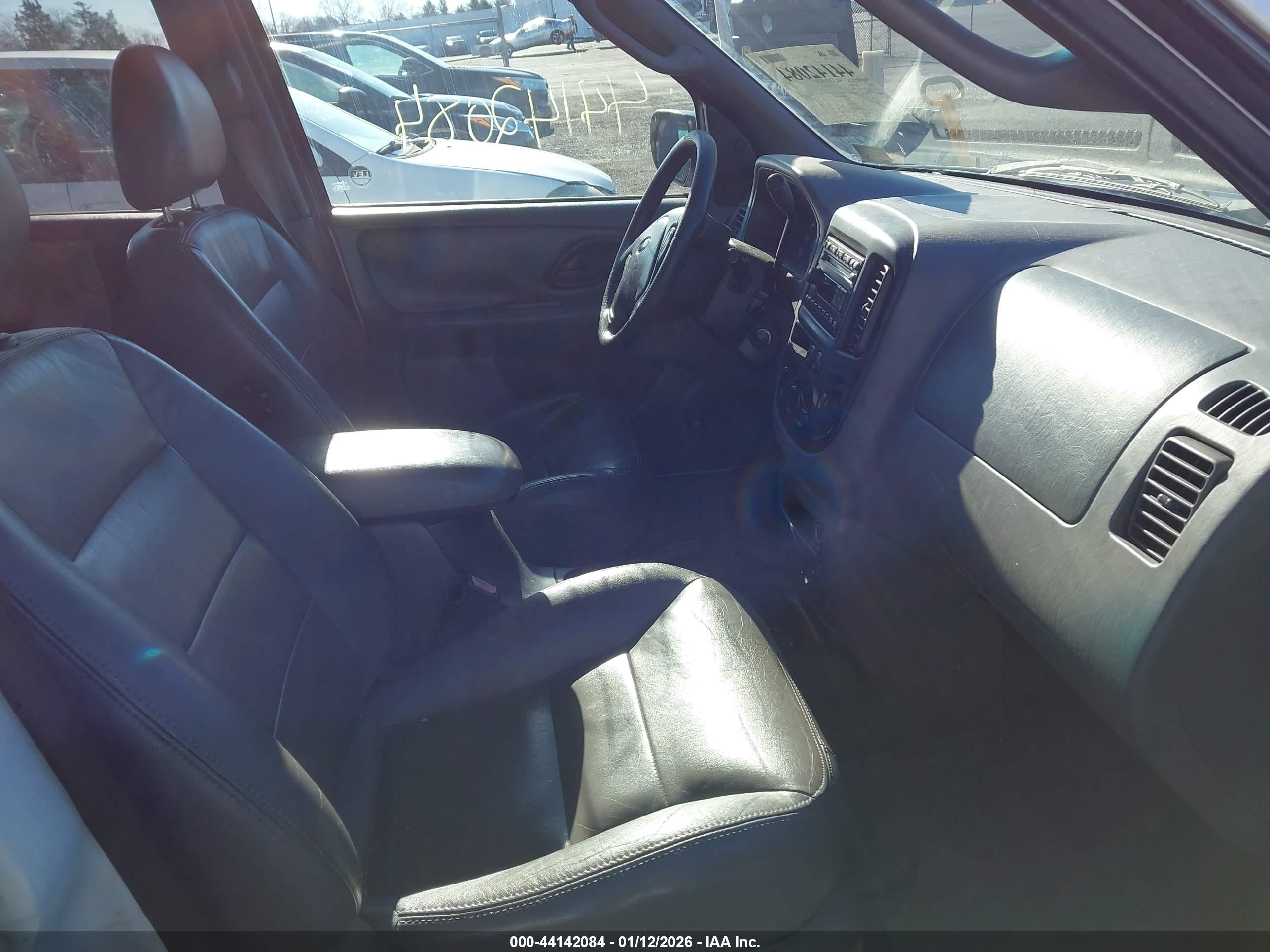 FORD ESCAPE image 5