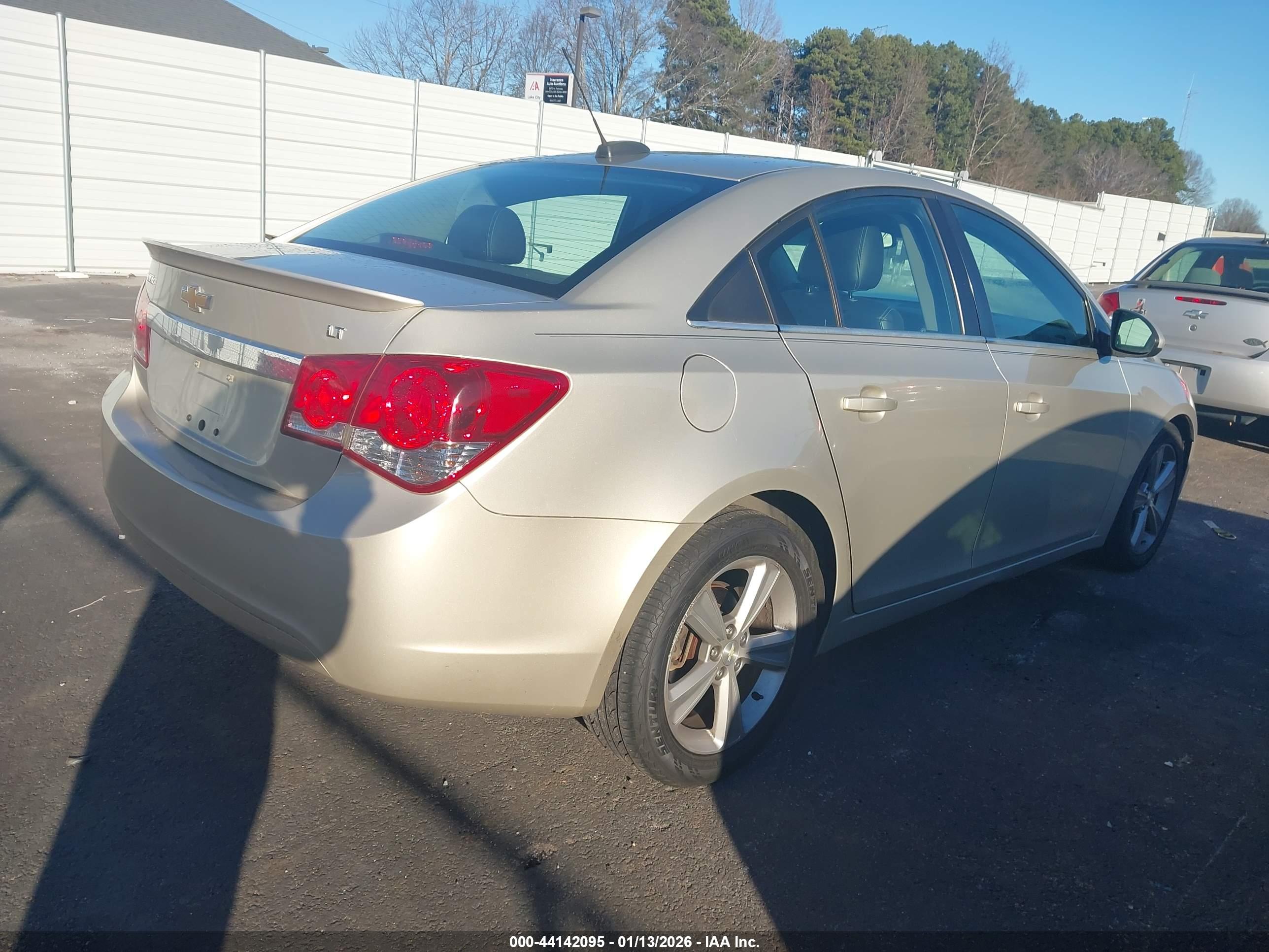 CHEVROLET CRUZE image 4