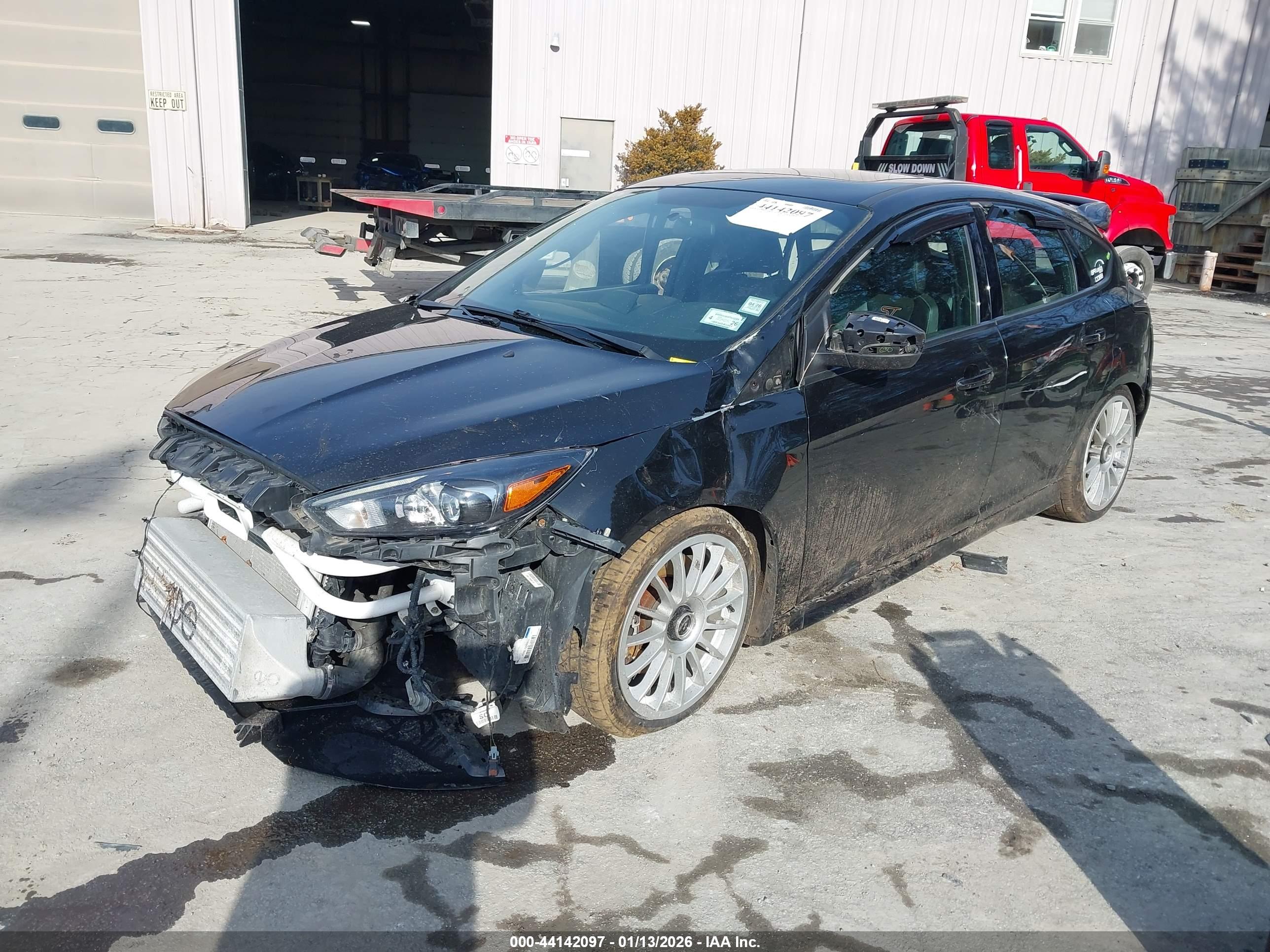 FORD FOCUS image 2