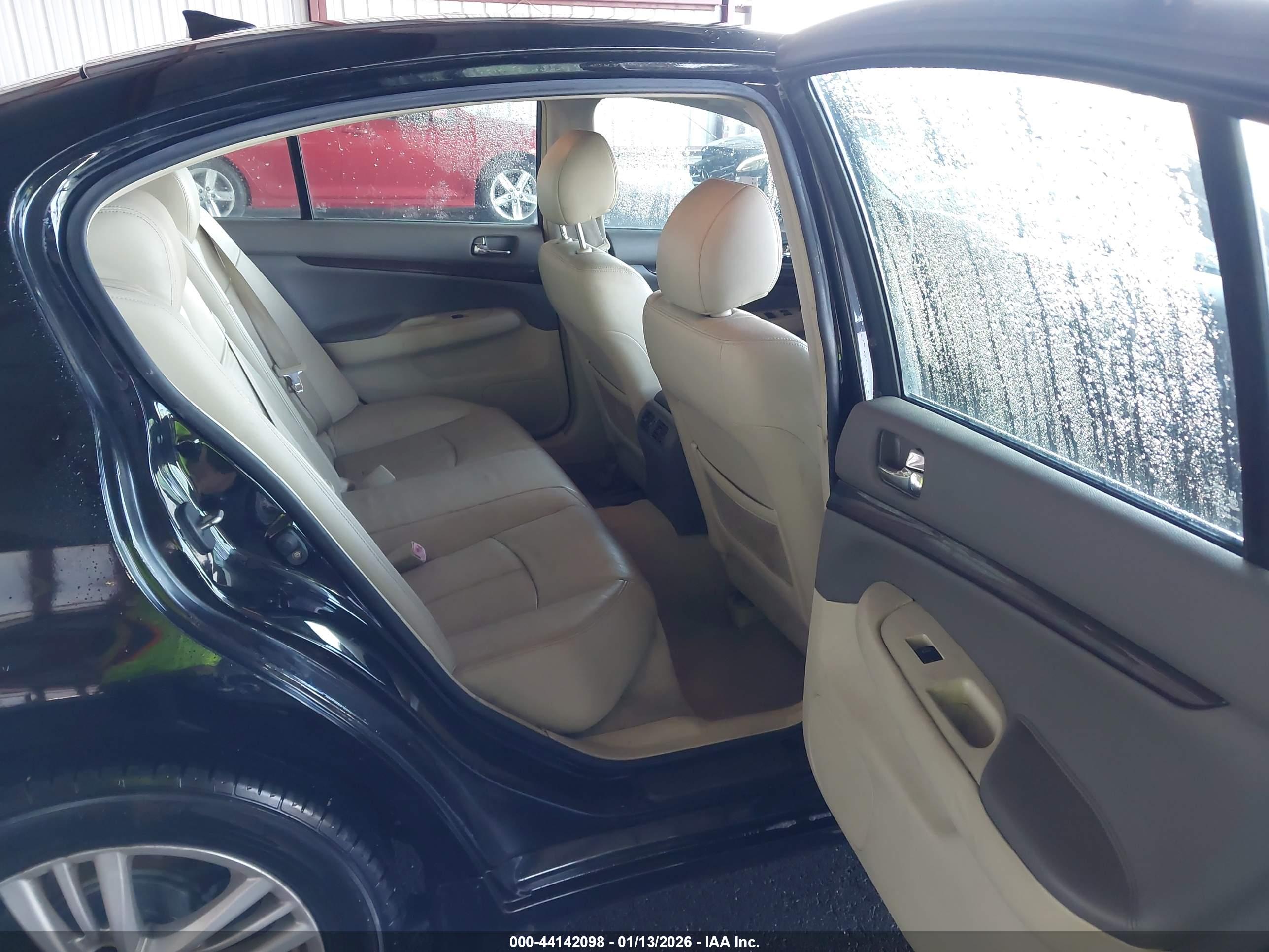 INFINITI G37X image 8