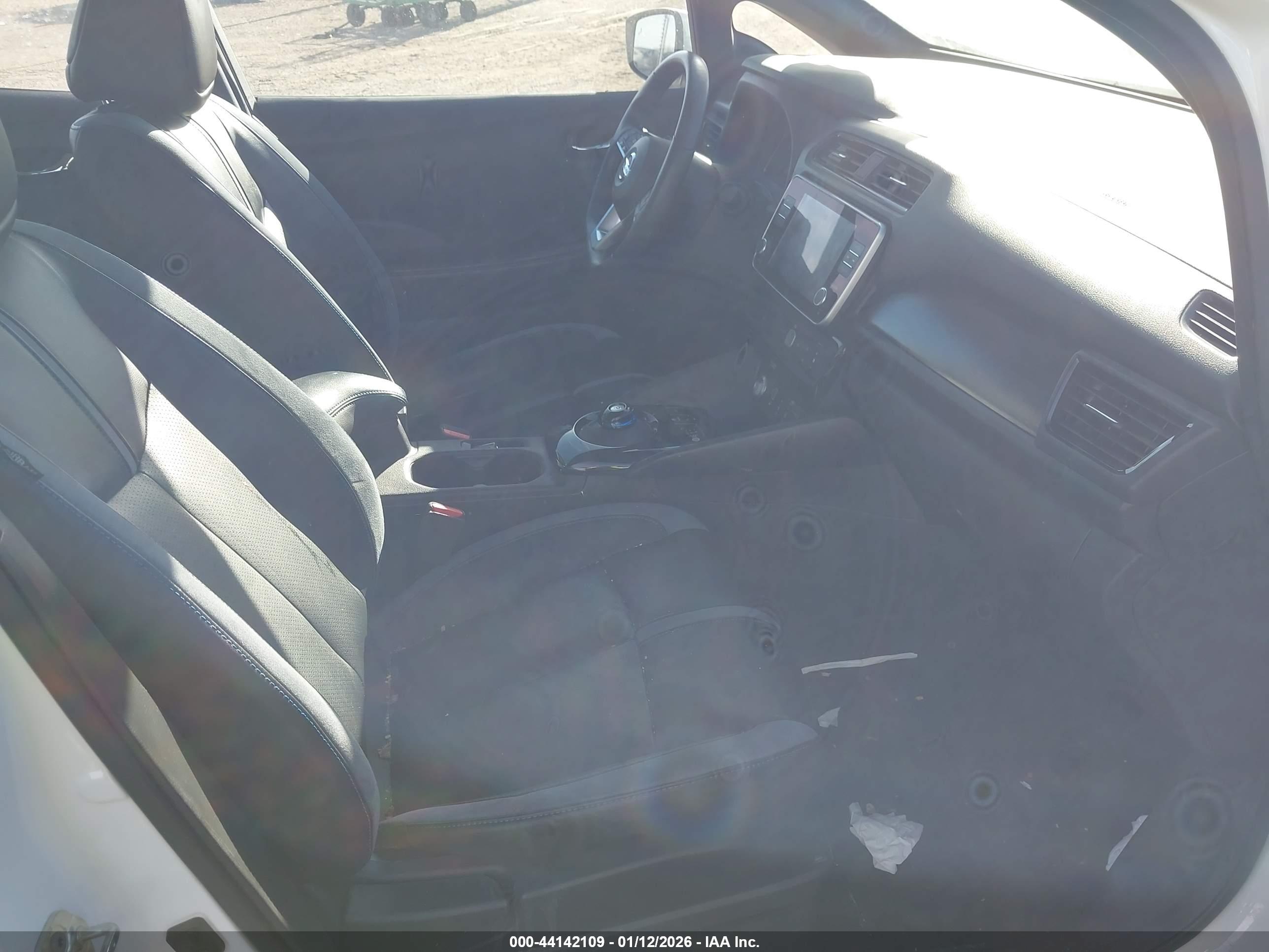 NISSAN LEAF image 5