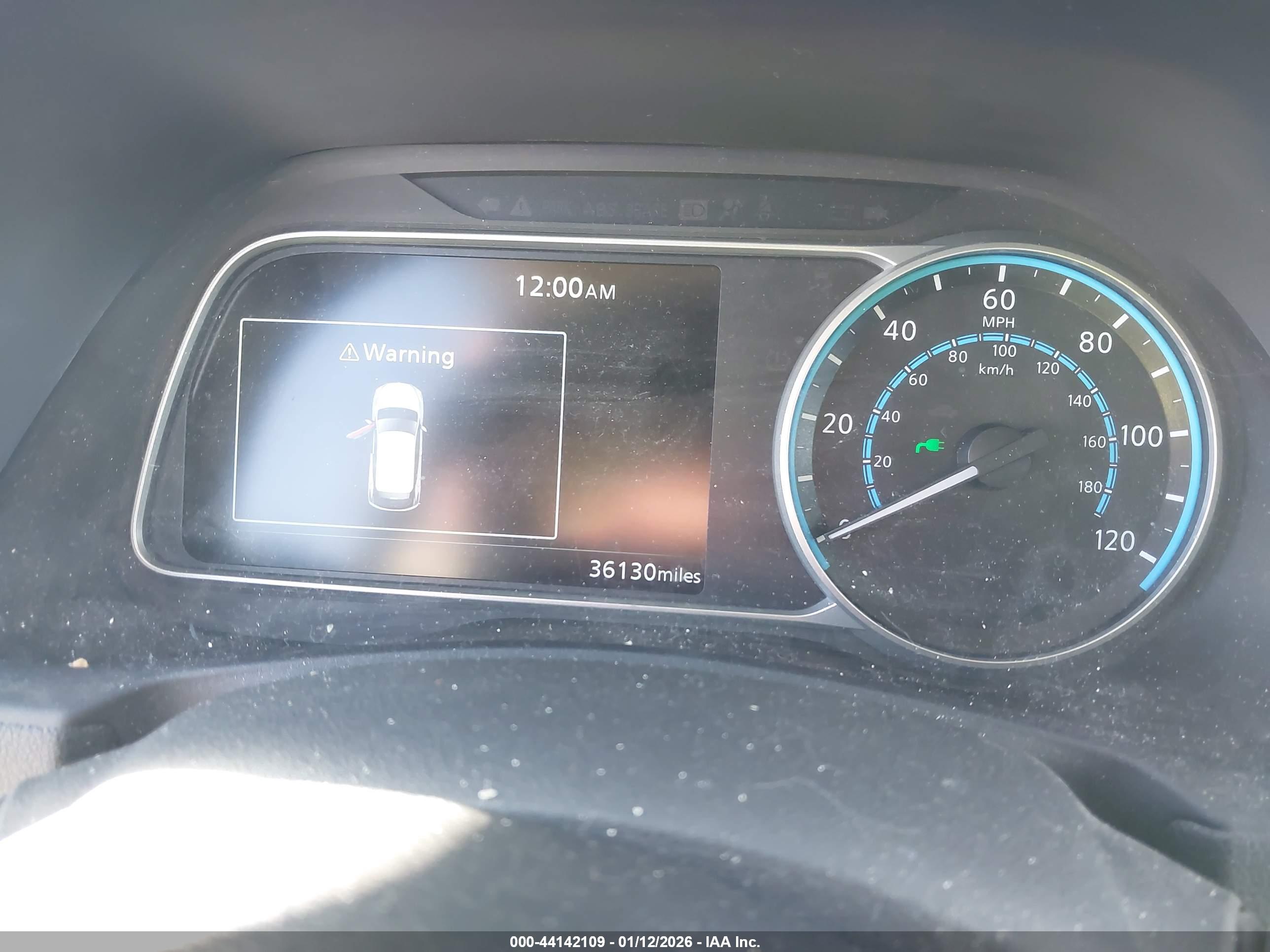 NISSAN LEAF image 7