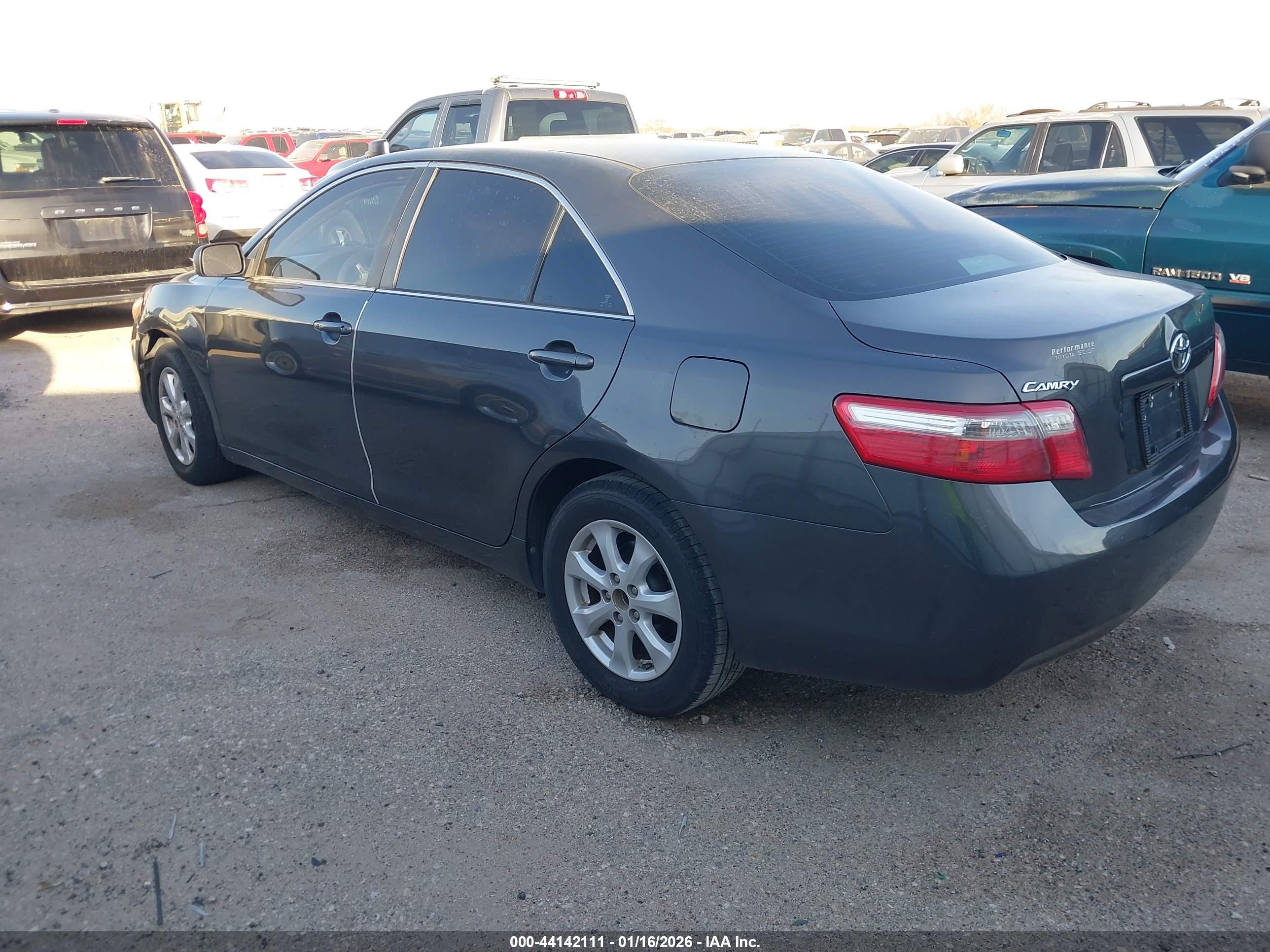 TOYOTA CAMRY image 3