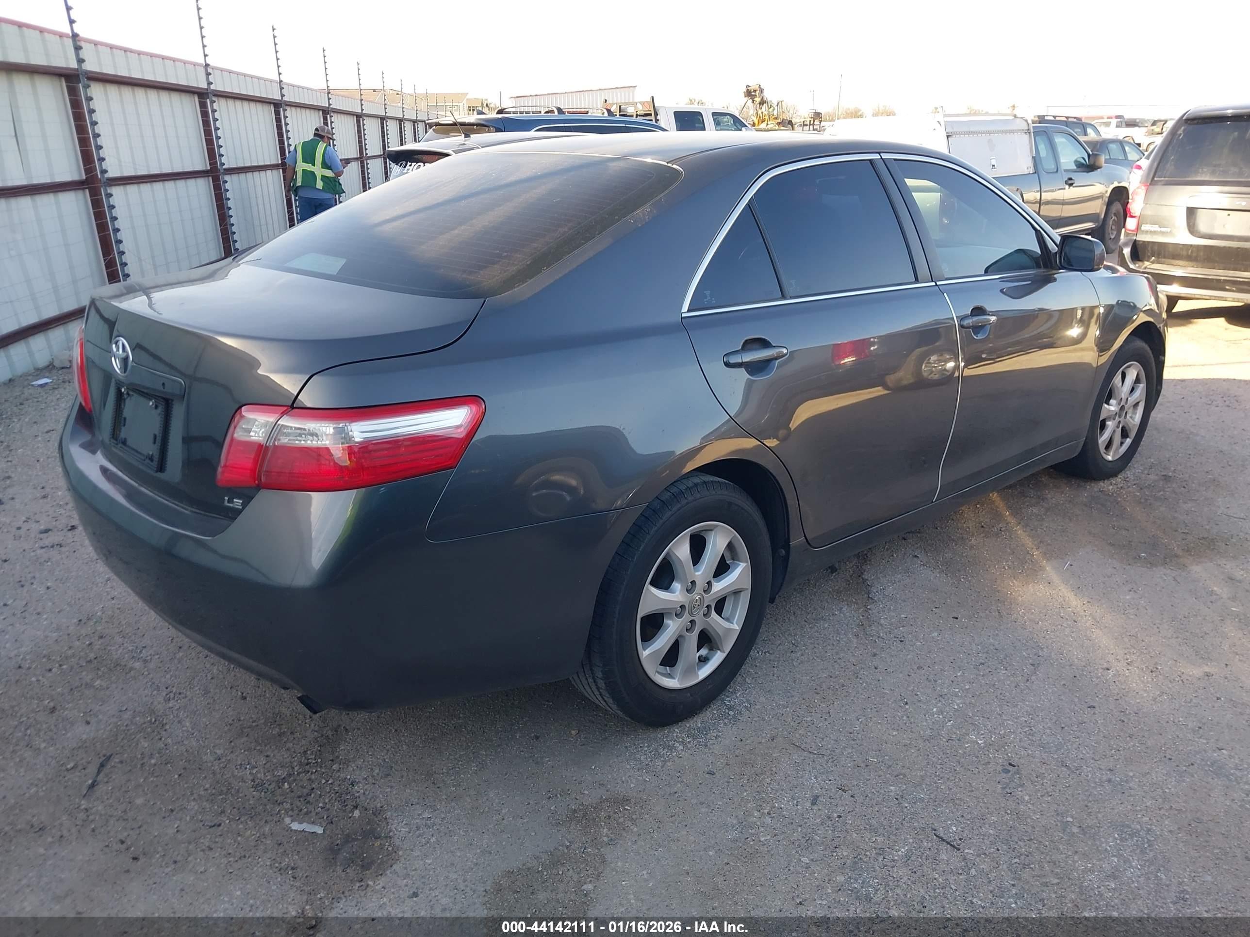 TOYOTA CAMRY image 4