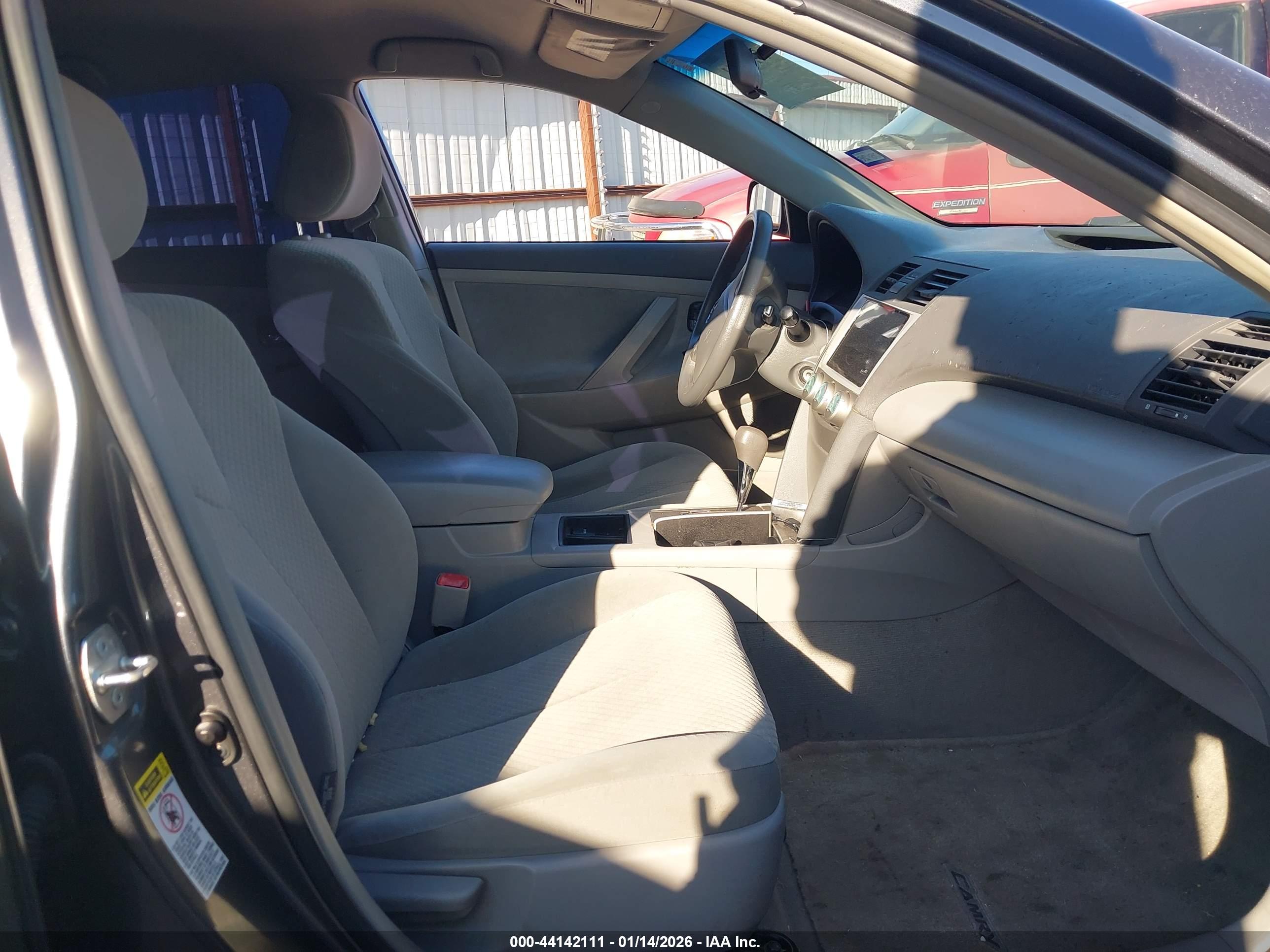 TOYOTA CAMRY image 5