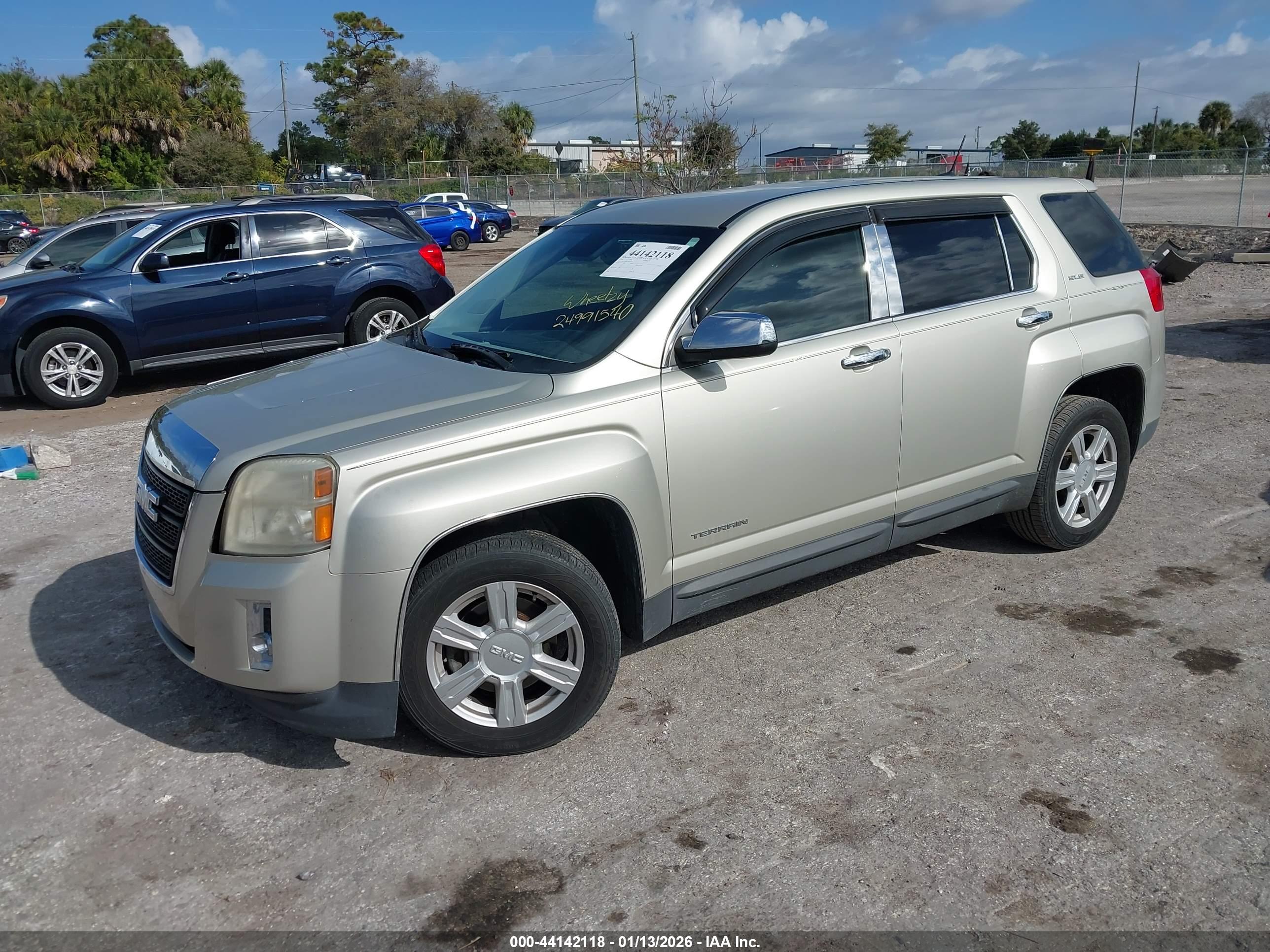GMC TERRAIN image 2