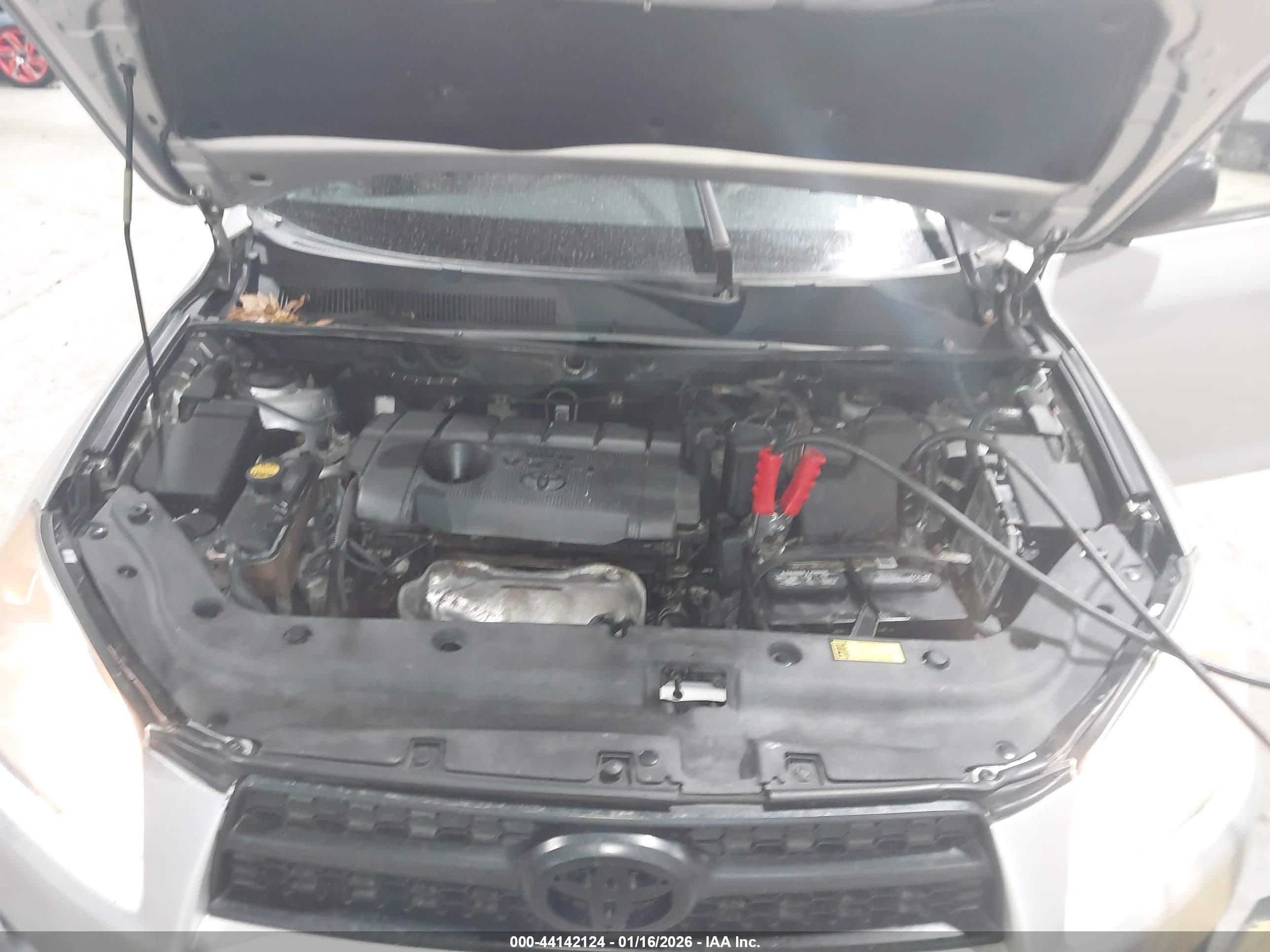 TOYOTA RAV4 image 10