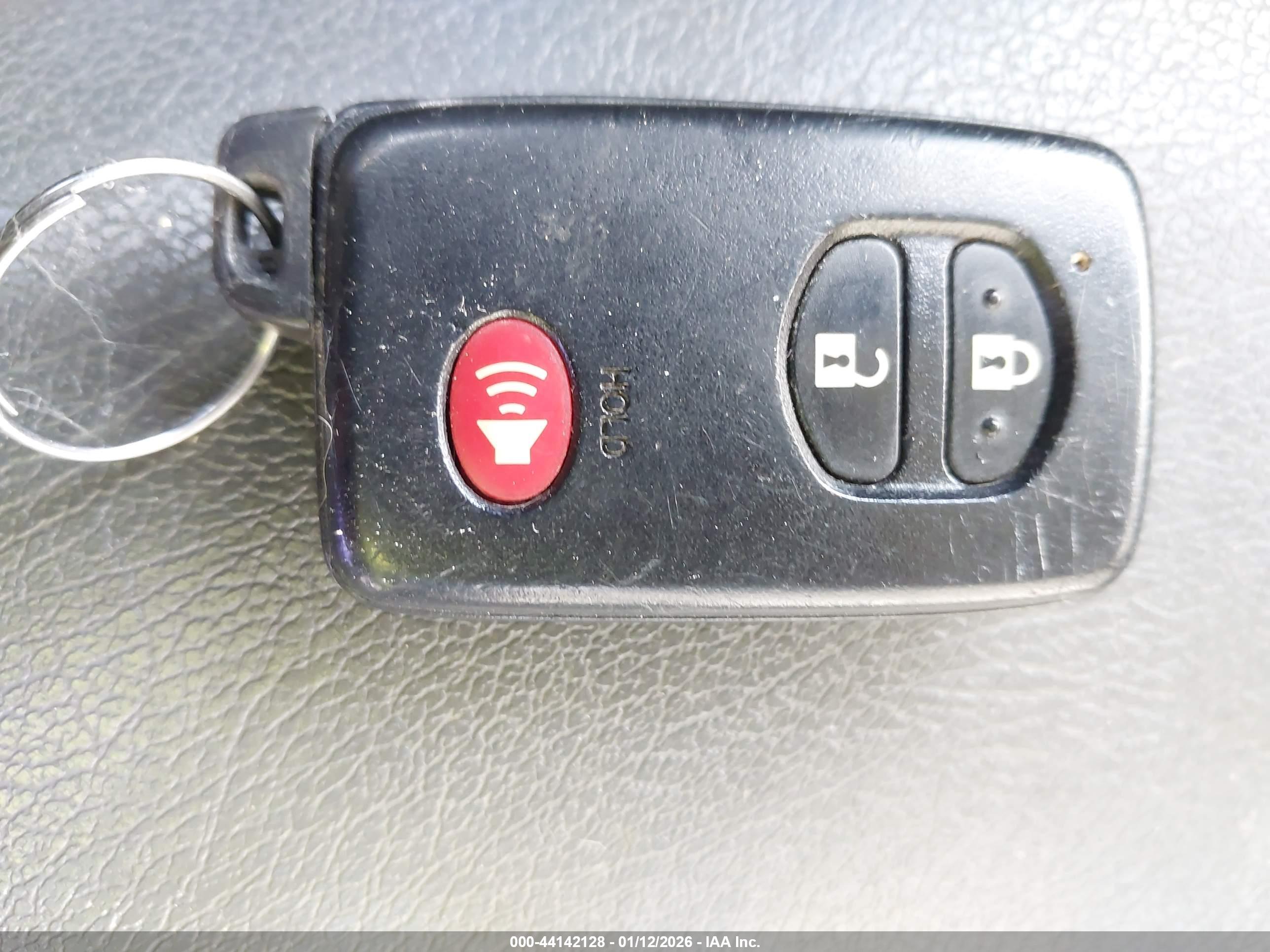TOYOTA PRIUS image 11