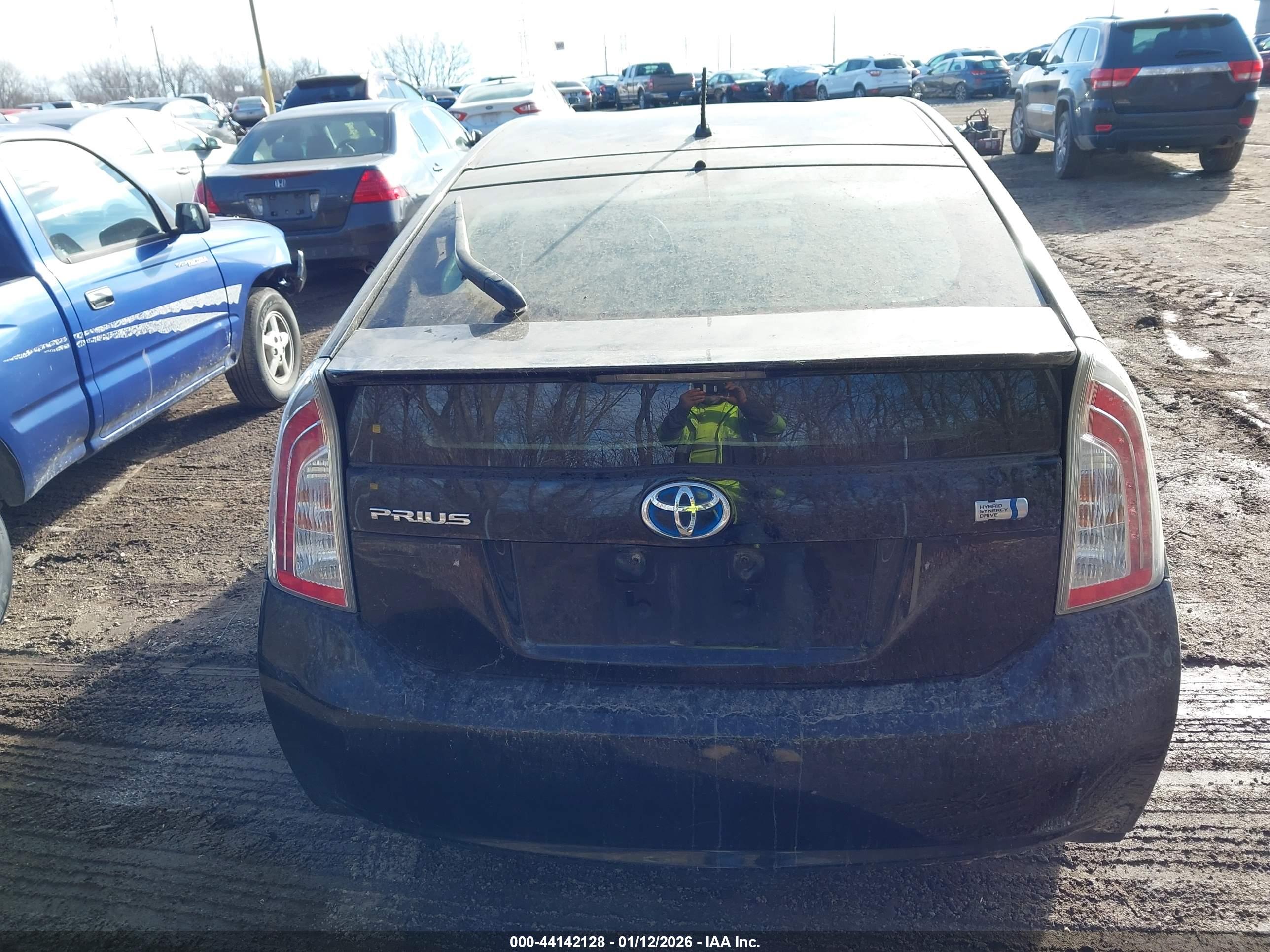 TOYOTA PRIUS image 6