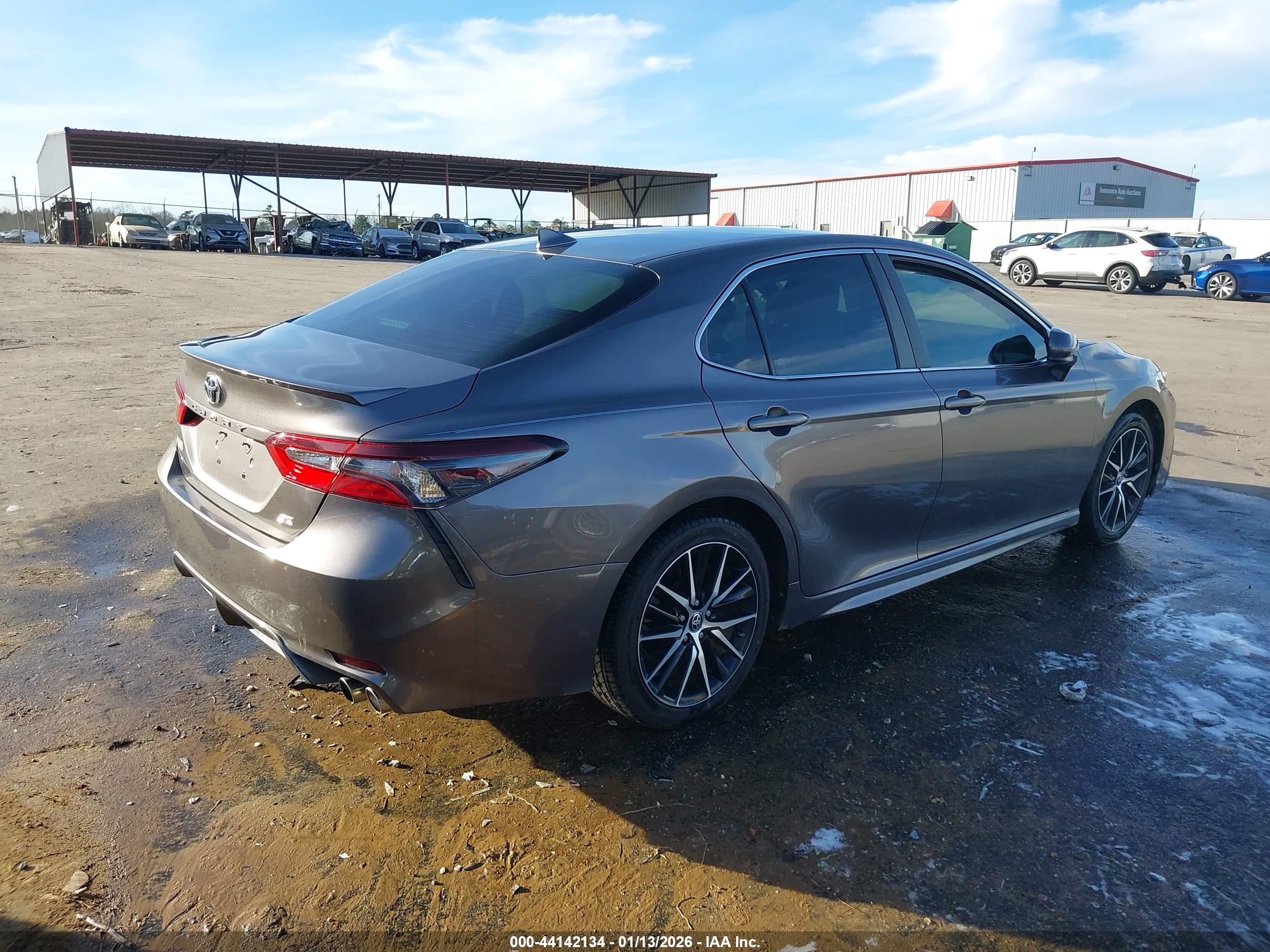 TOYOTA CAMRY image 4