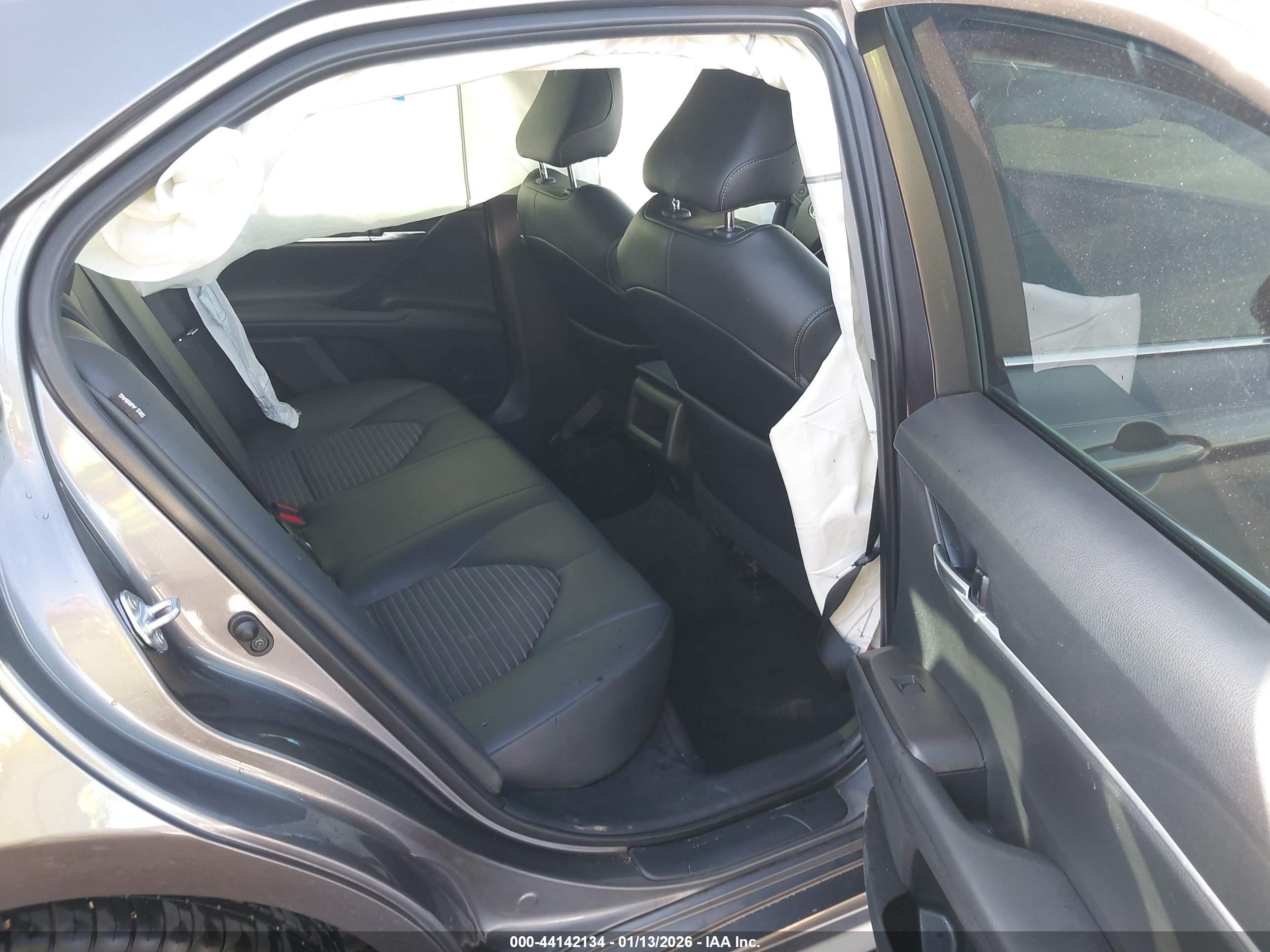 TOYOTA CAMRY image 8