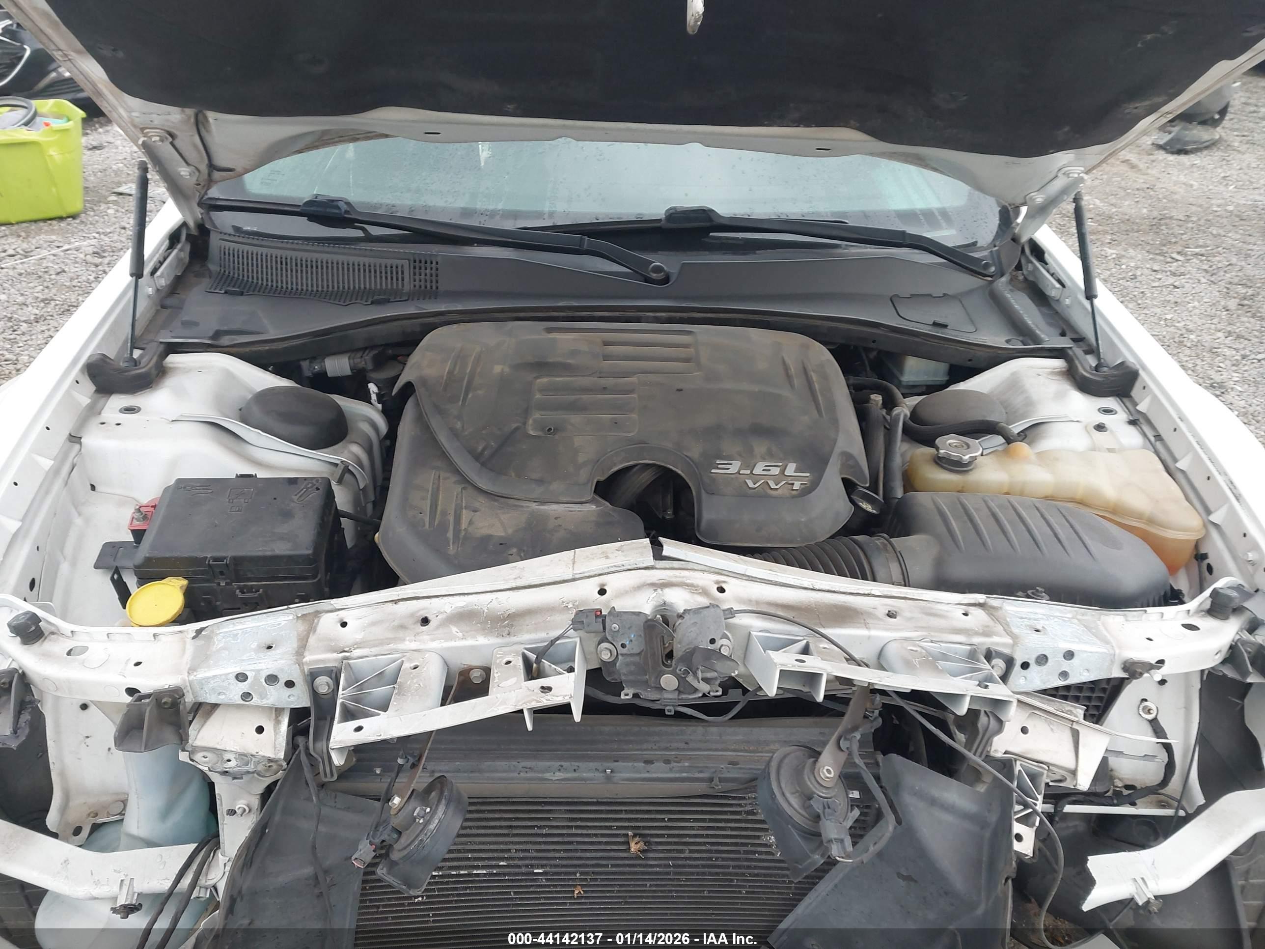 CHRYSLER 300 image 10