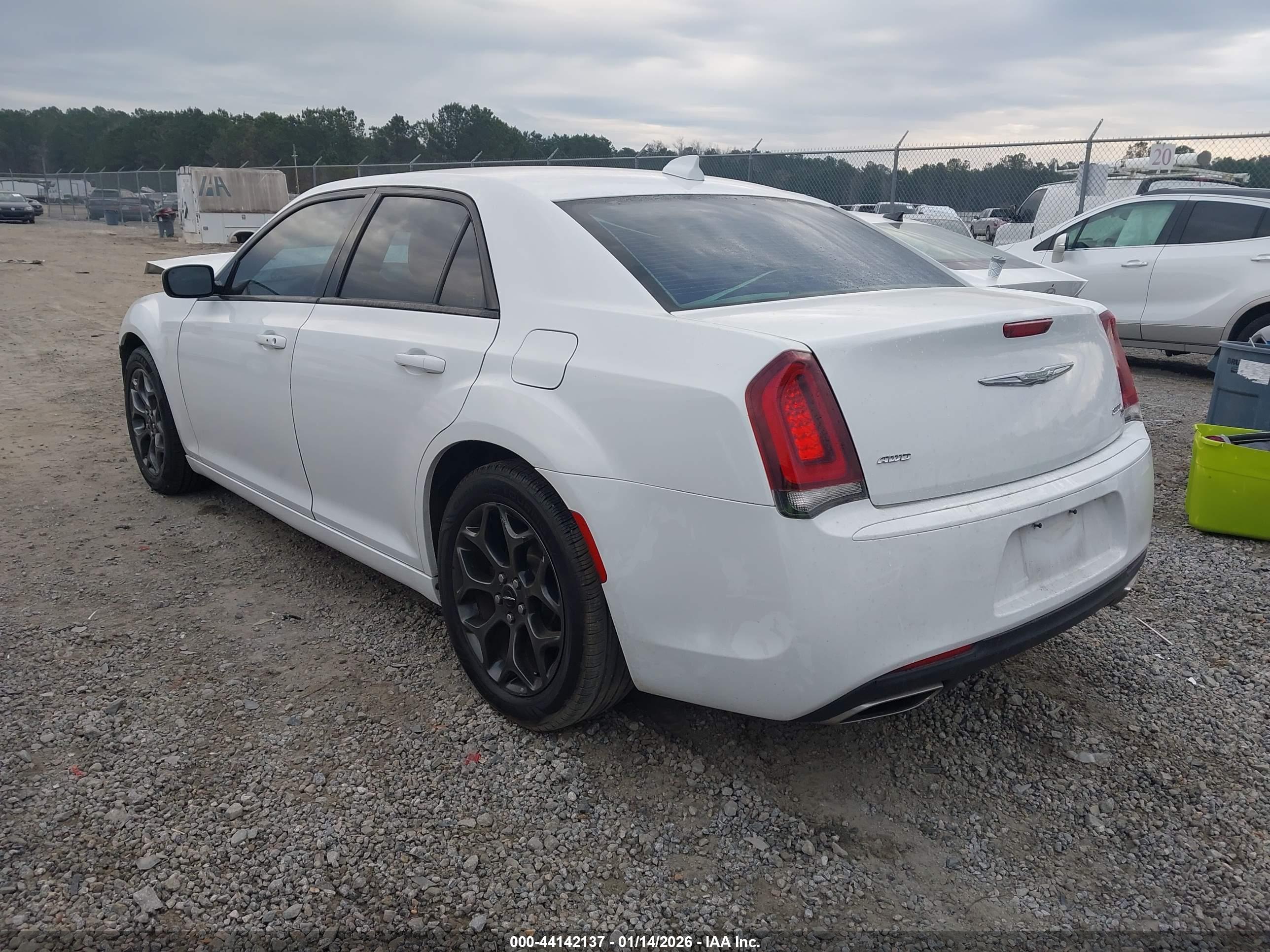 CHRYSLER 300 image 3