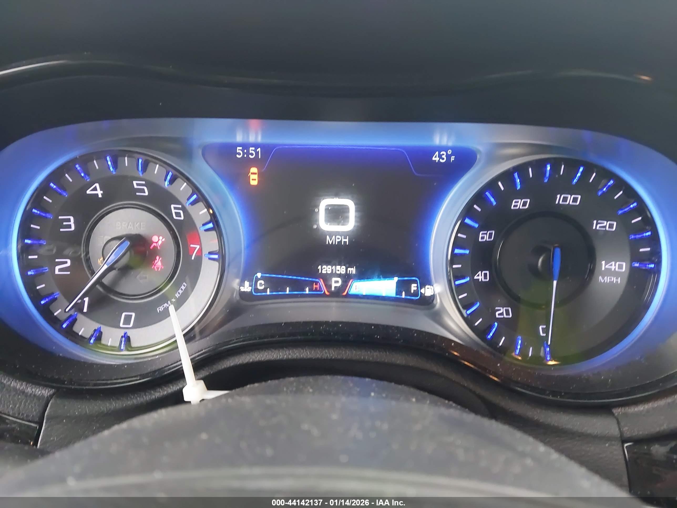 CHRYSLER 300 image 7