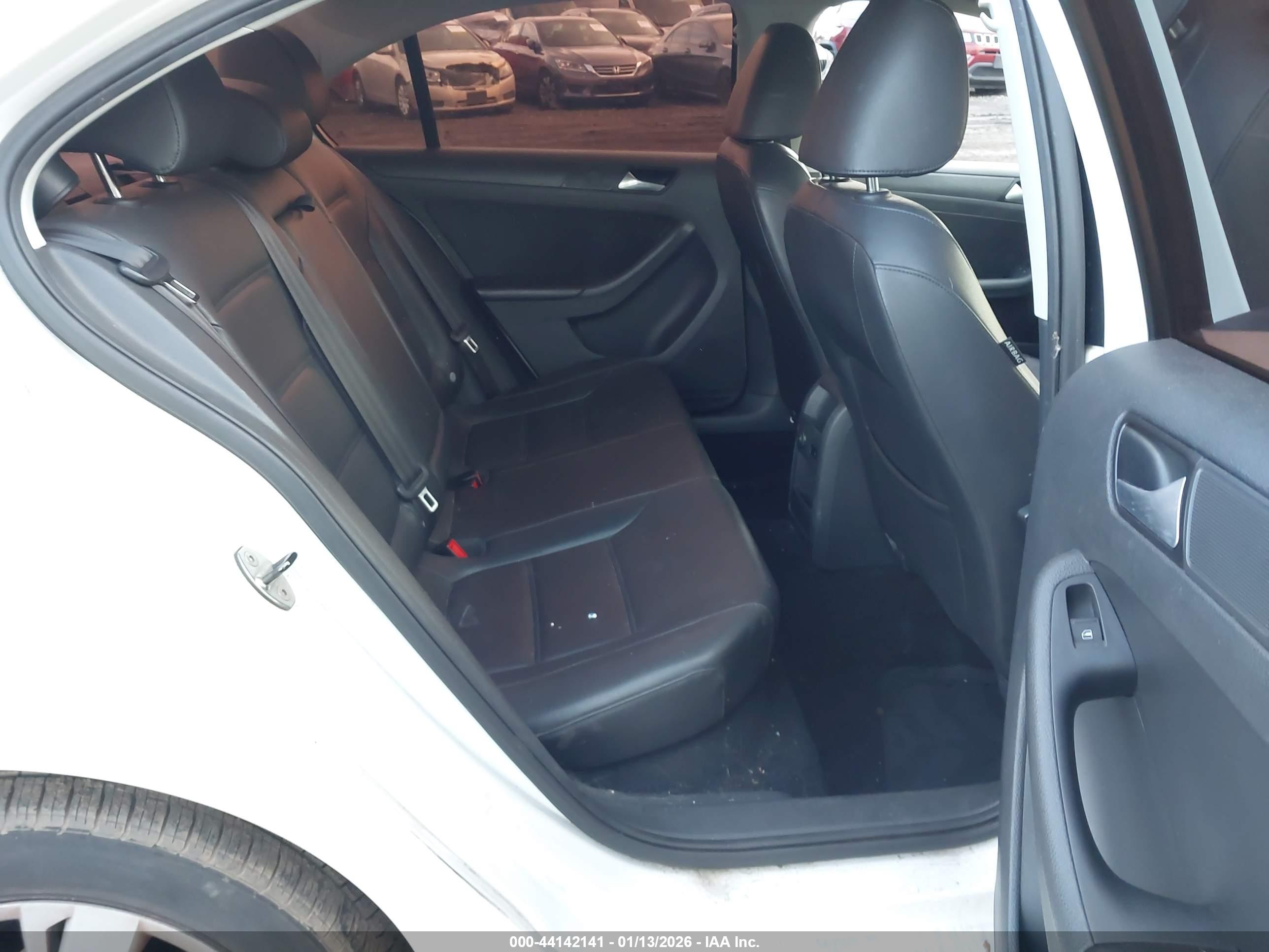 VOLKSWAGEN JETTA image 8