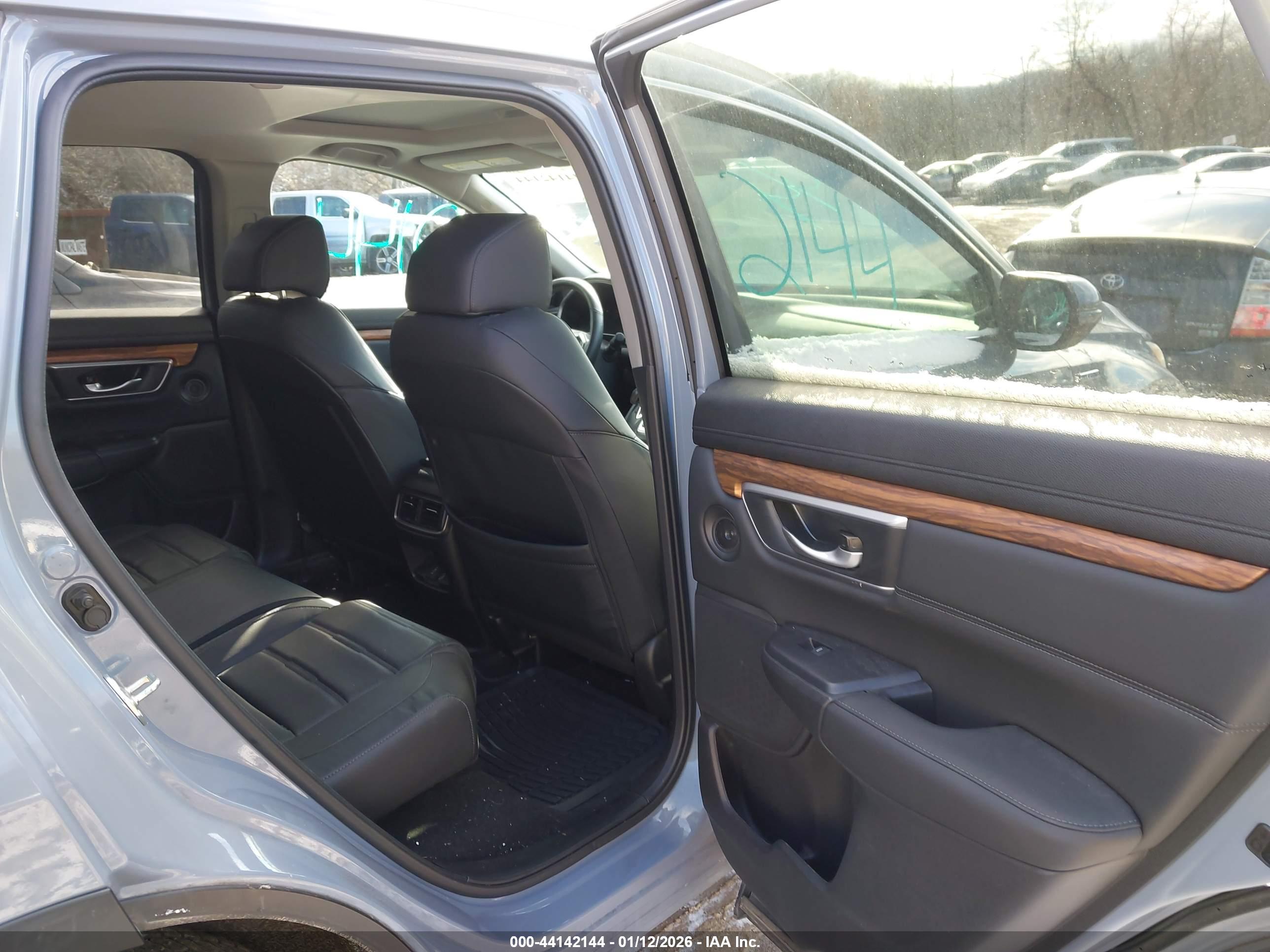 HONDA CR-V image 8