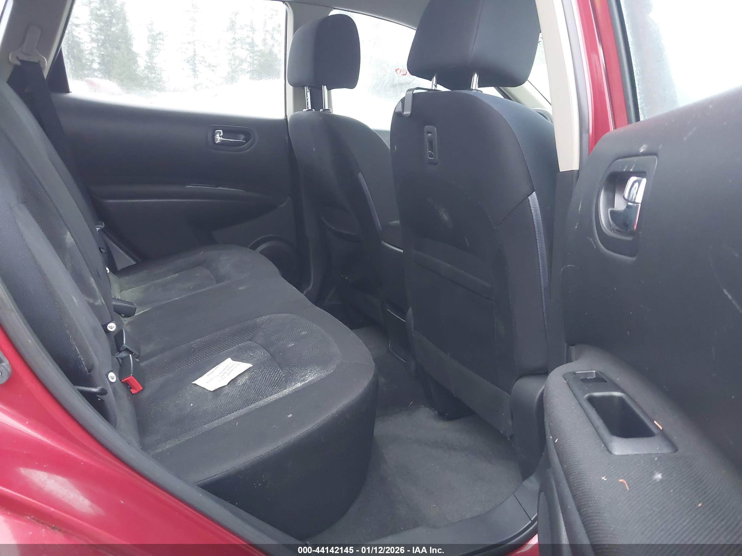 NISSAN ROGUE image 8
