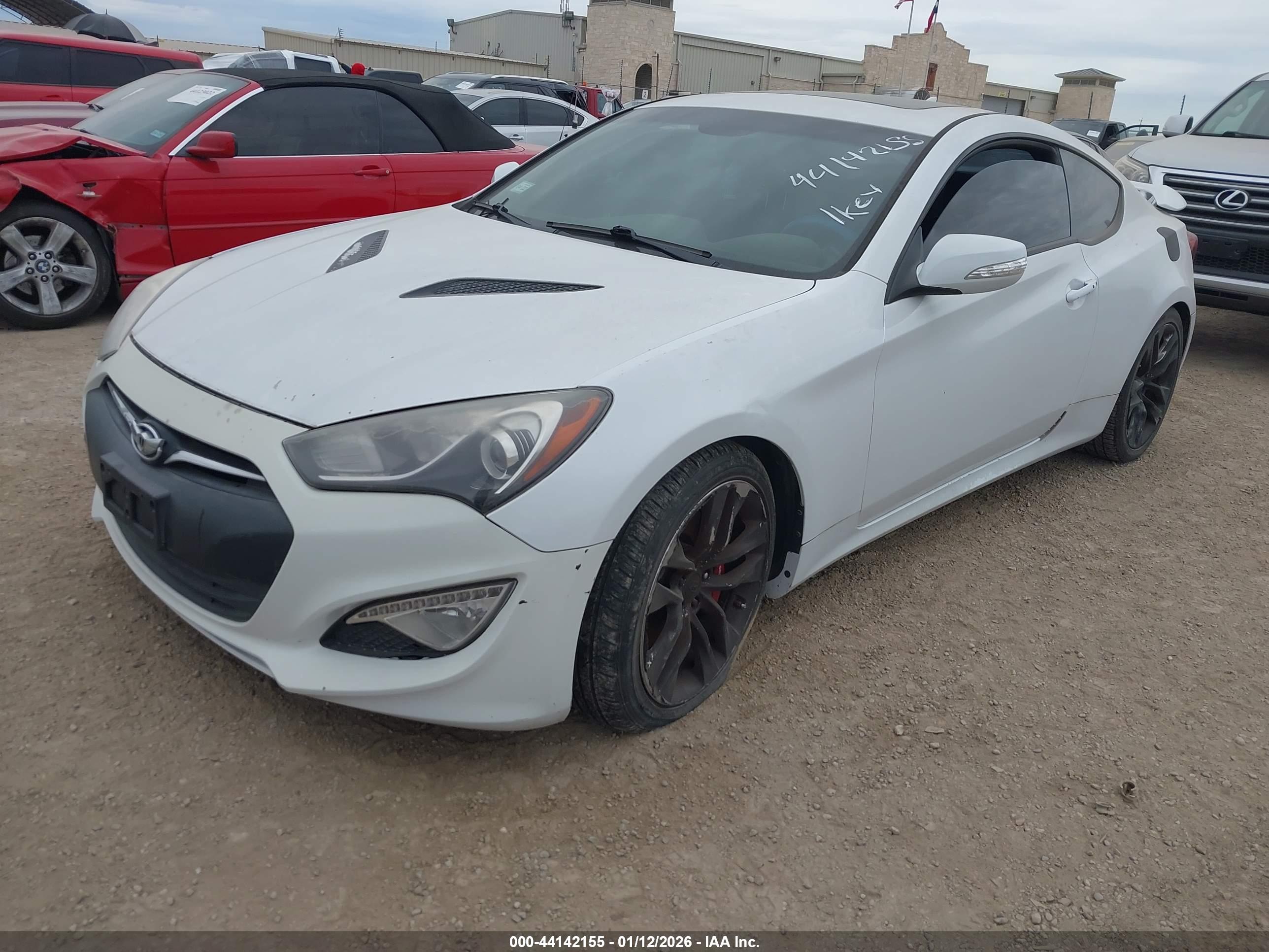 HYUNDAI GENESIS image 2