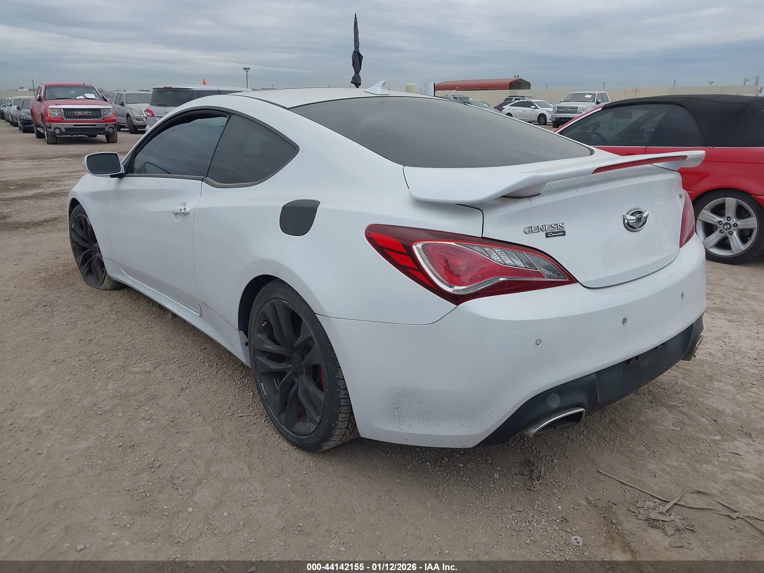 HYUNDAI GENESIS image 3