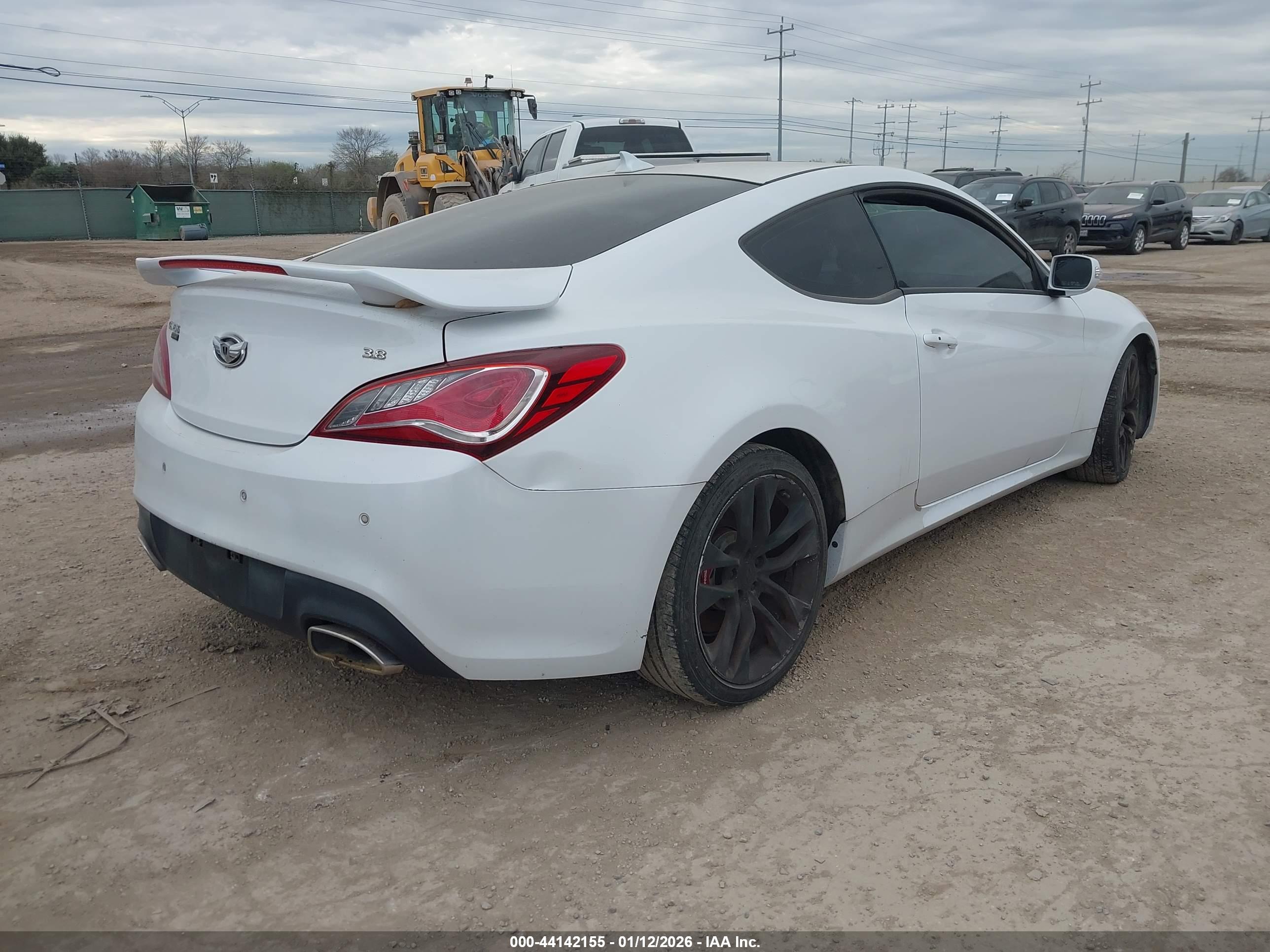 HYUNDAI GENESIS image 4