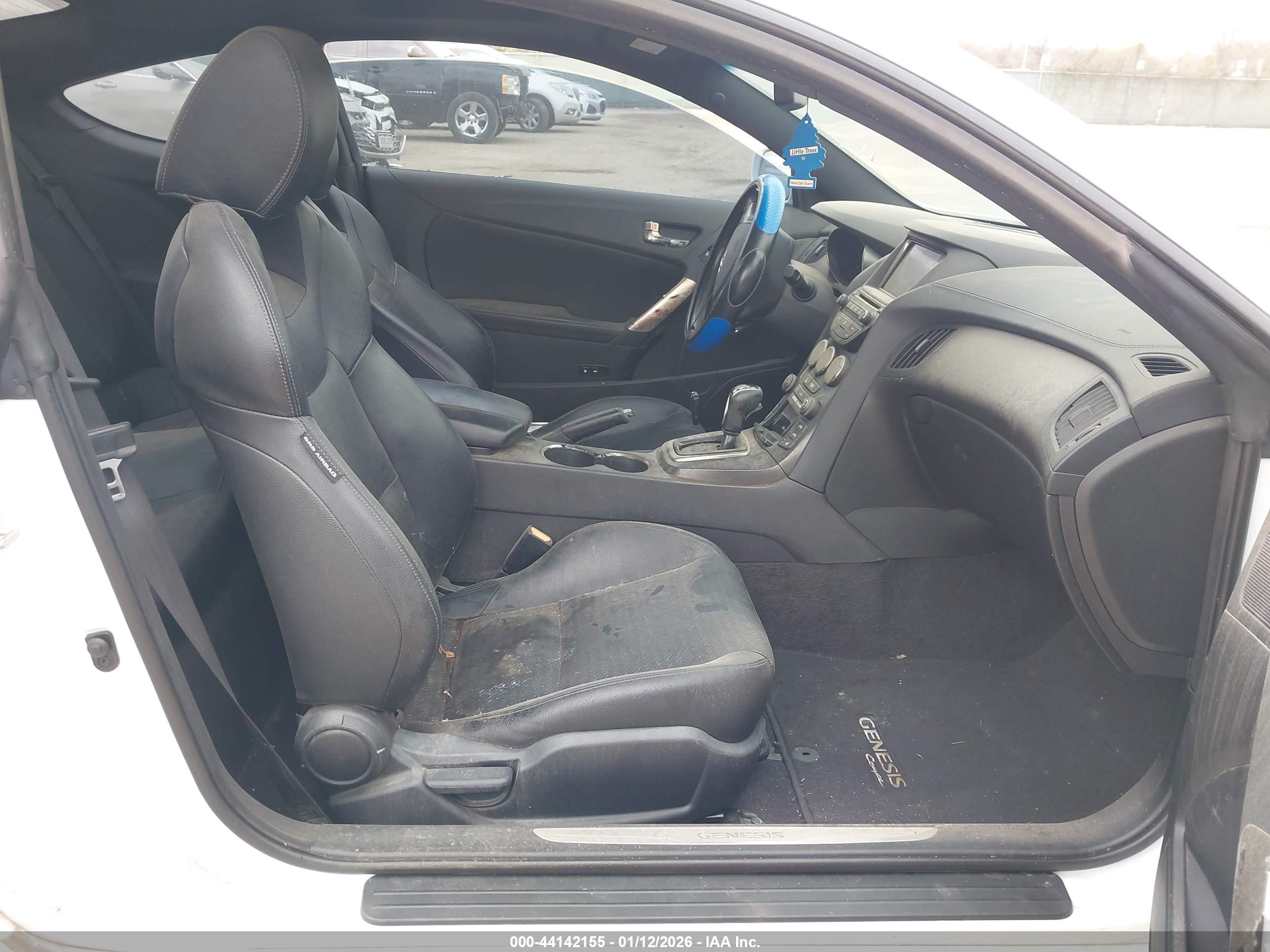HYUNDAI GENESIS image 5