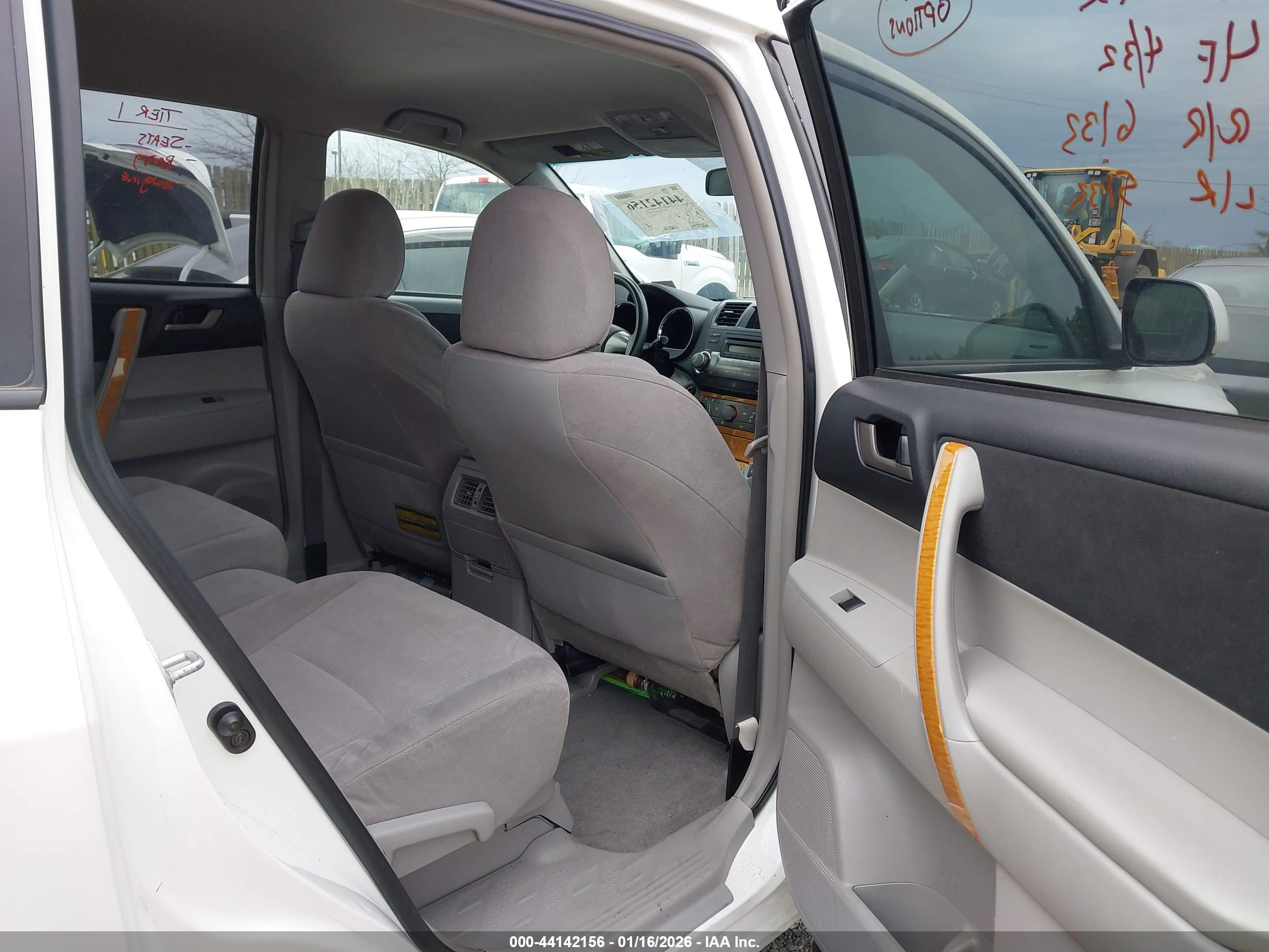 TOYOTA HIGHLANDER image 8