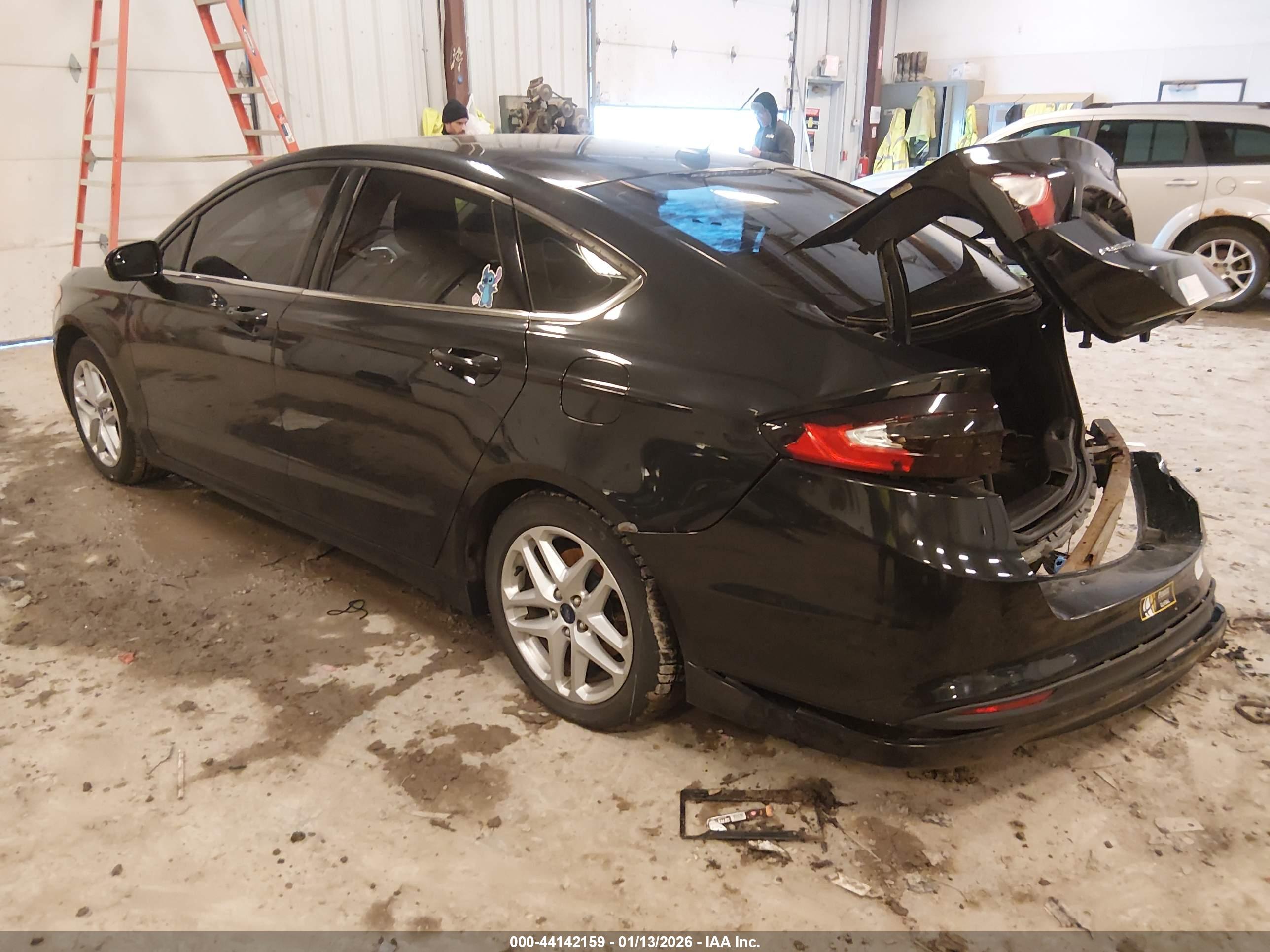 FORD FUSION image 3