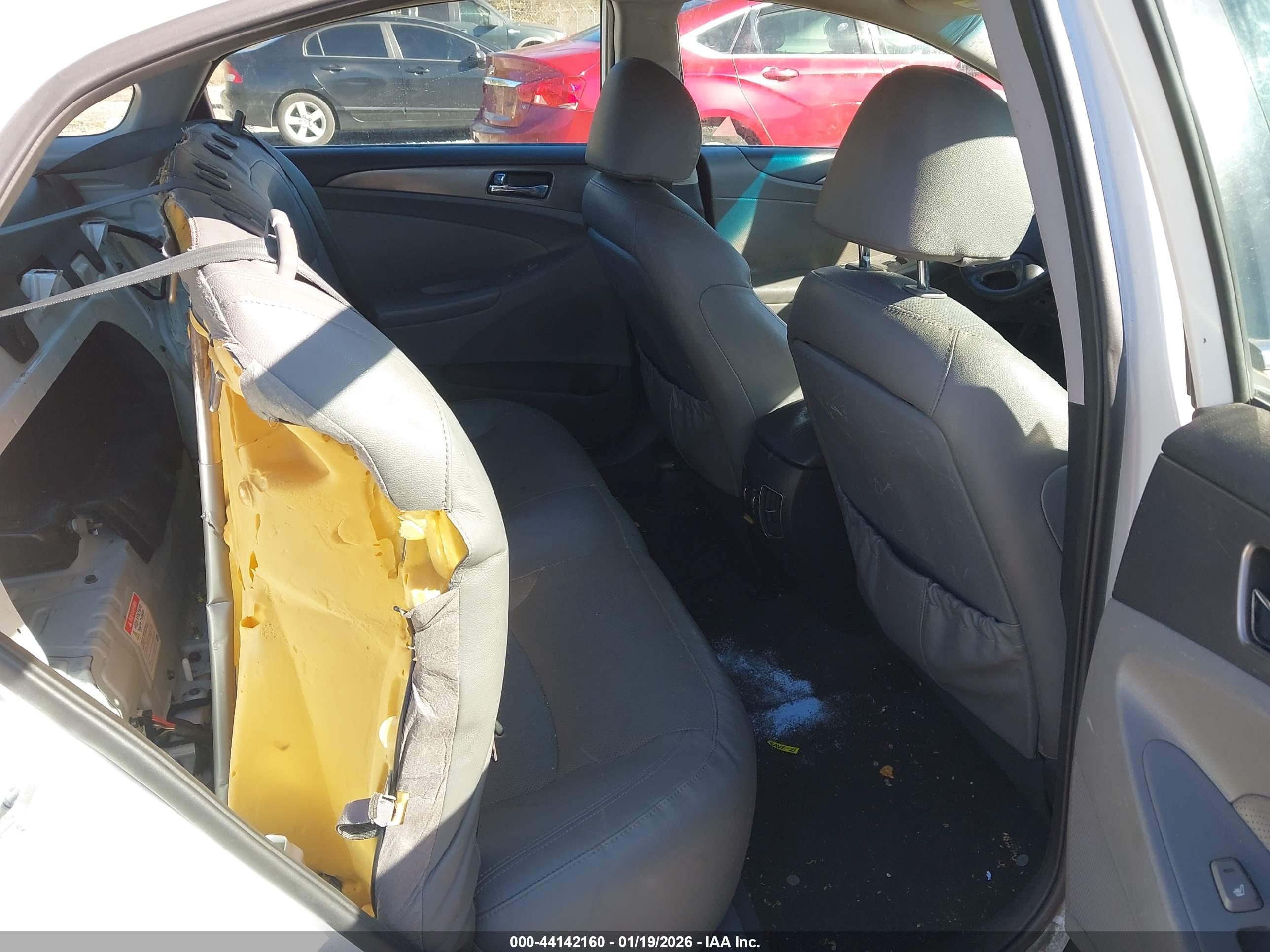HYUNDAI SONATA image 8