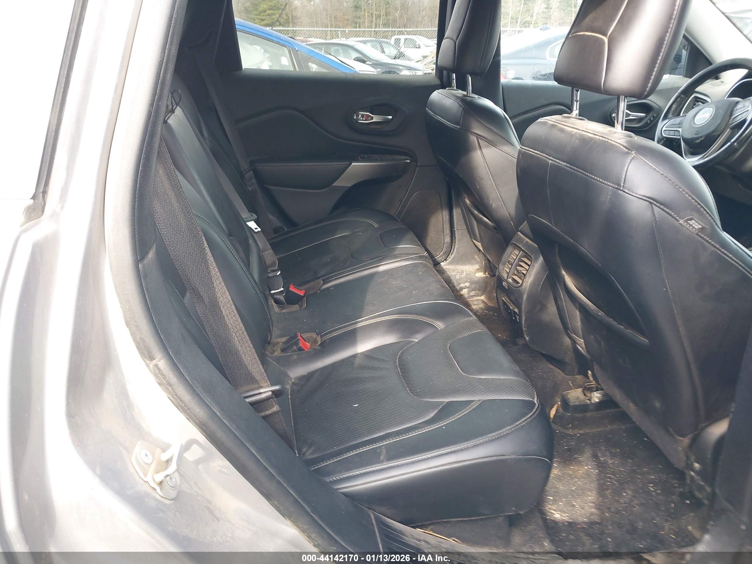 JEEP CHEROKEE image 8