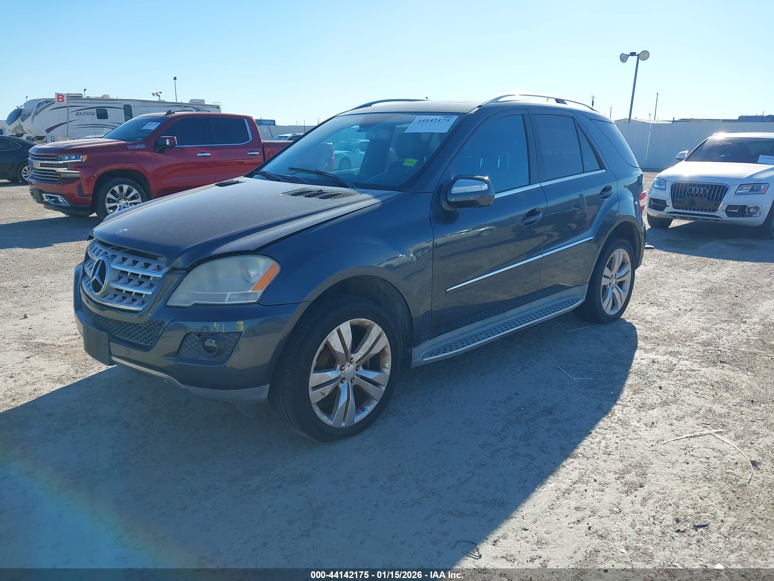 MERCEDES-BENZ ML image 2