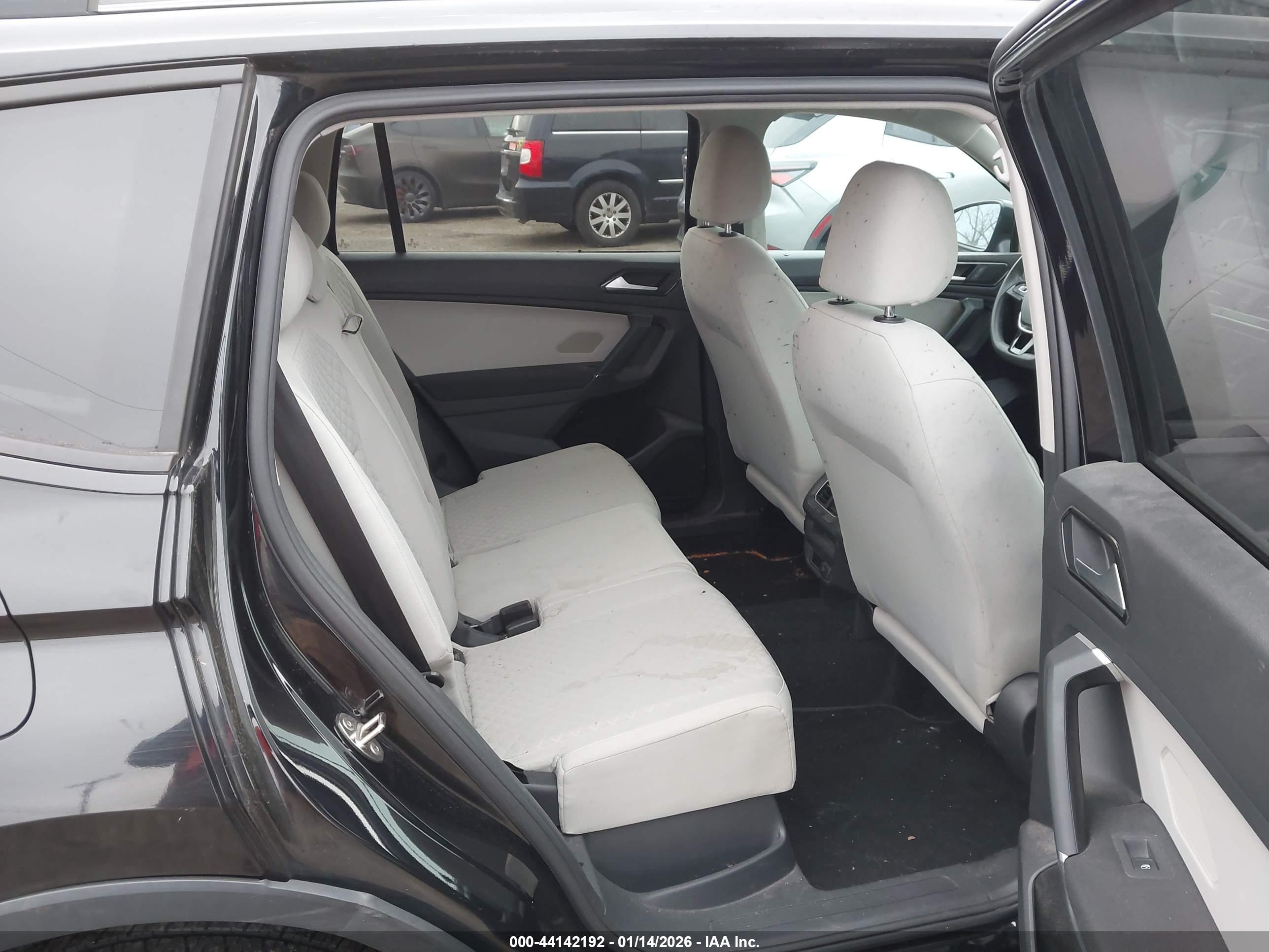 VOLKSWAGEN TIGUAN image 8