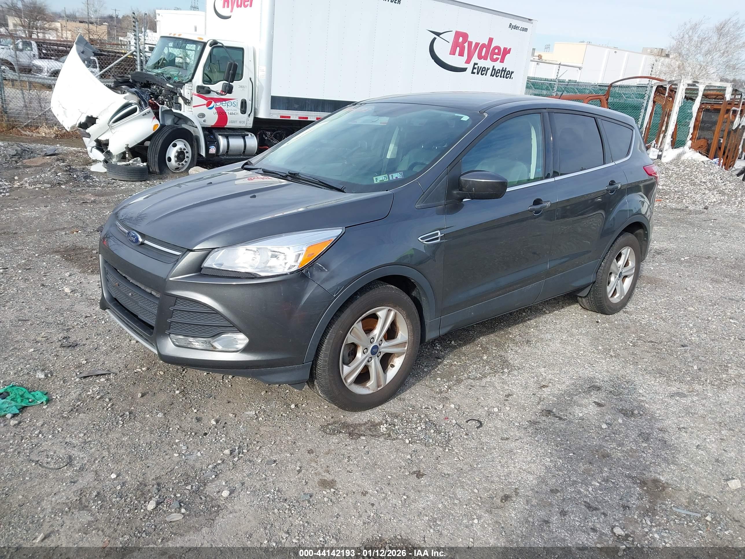 FORD ESCAPE image 2