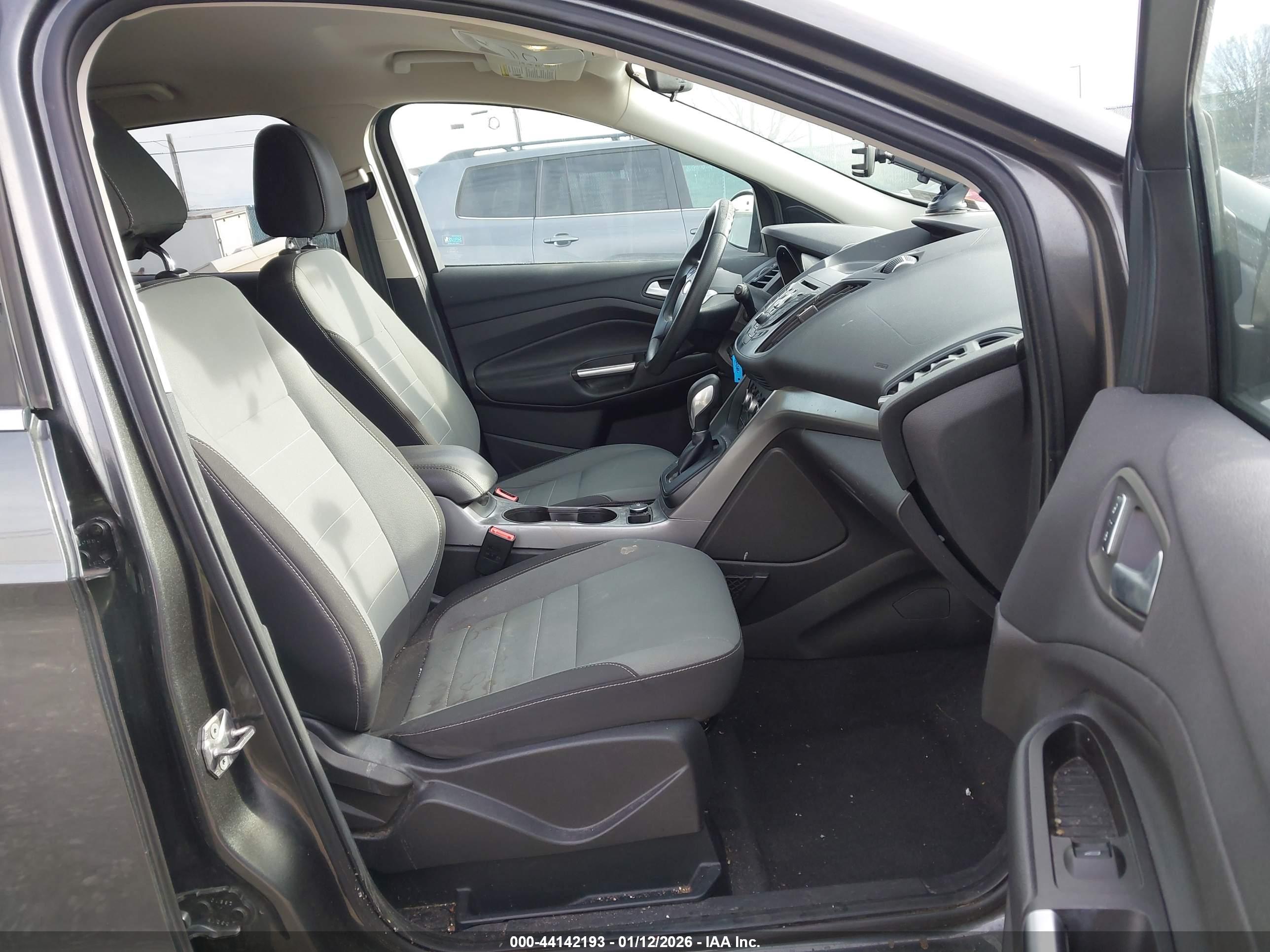 FORD ESCAPE image 5