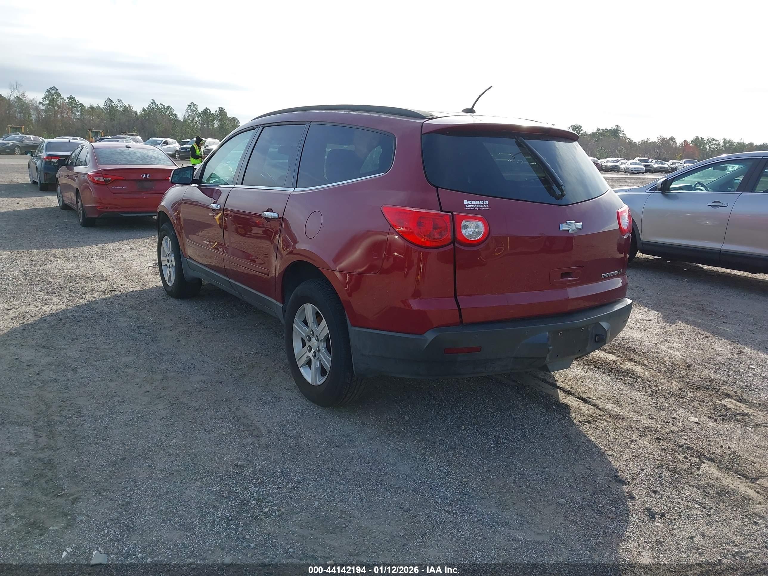 CHEVROLET TRAVERSE image 3