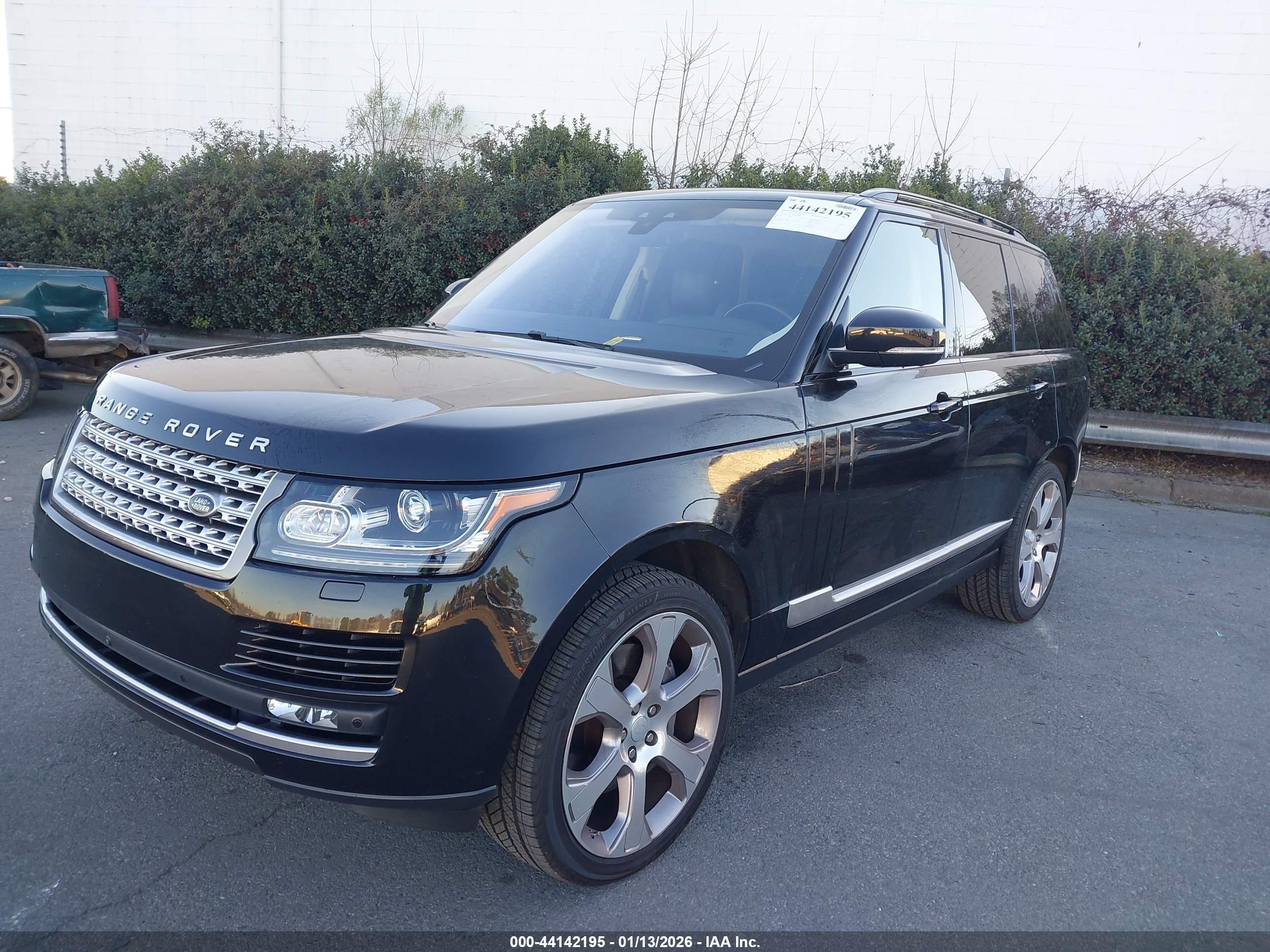 LAND ROVER image 2