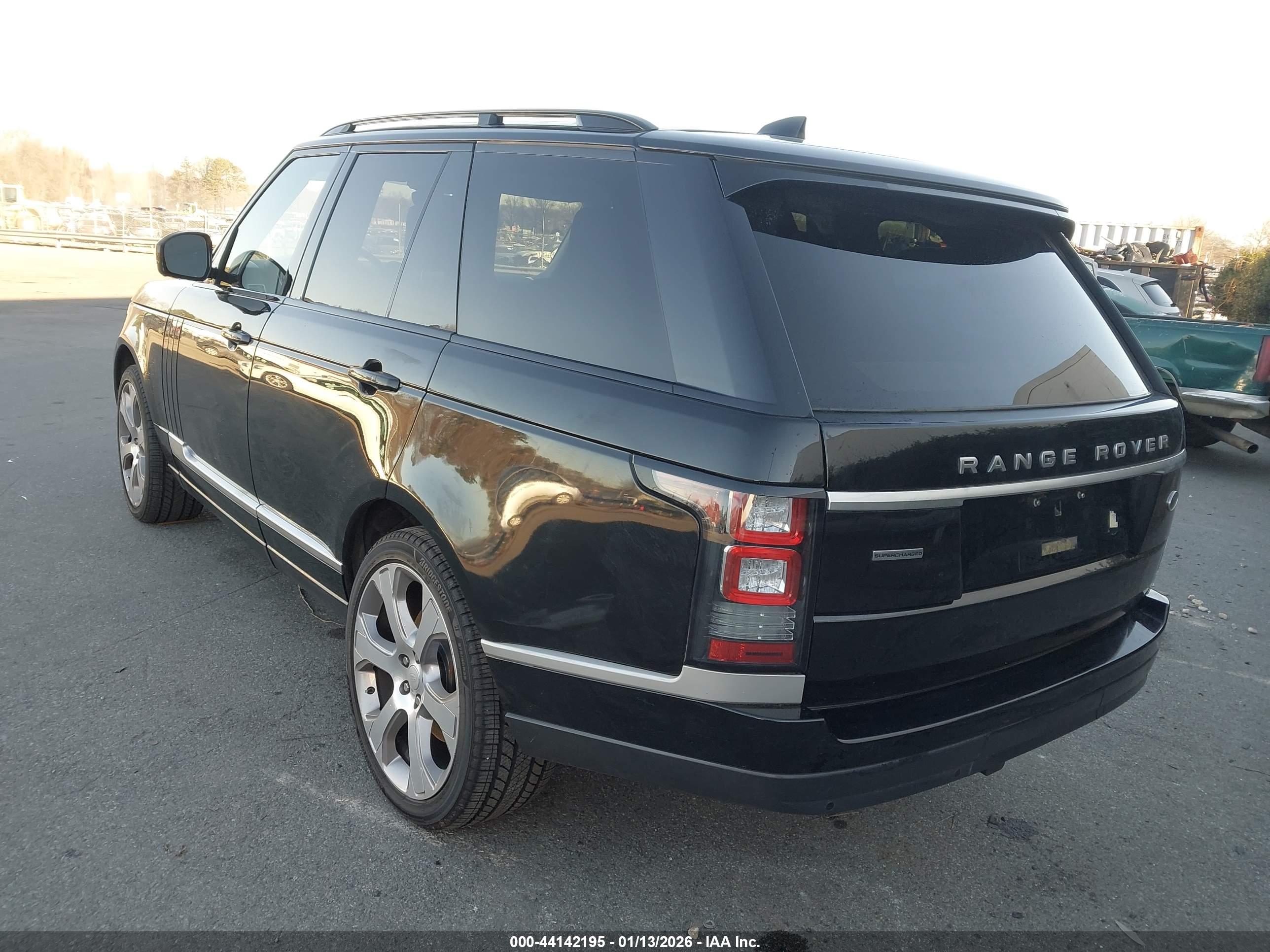 LAND ROVER image 3