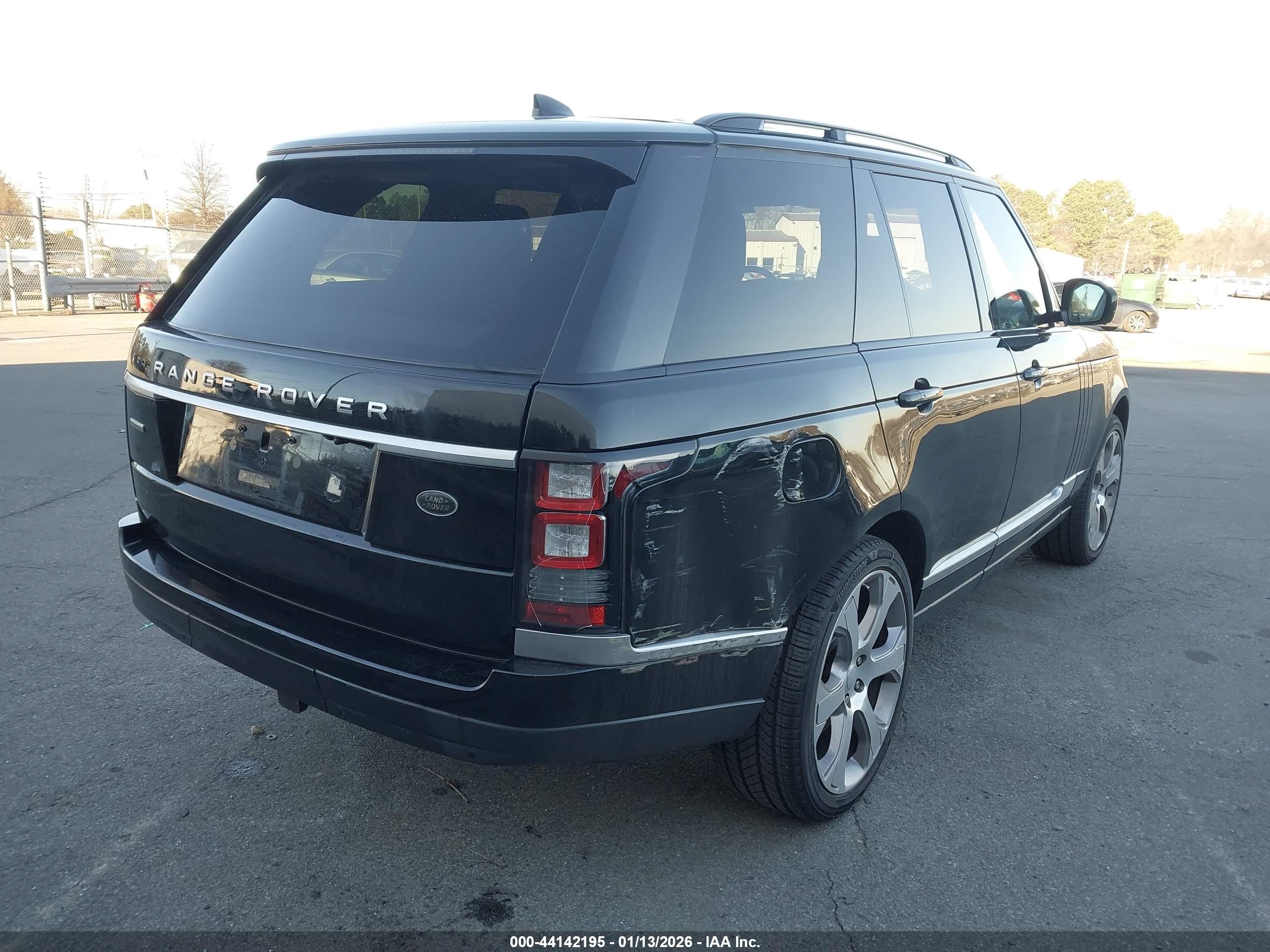 LAND ROVER image 4