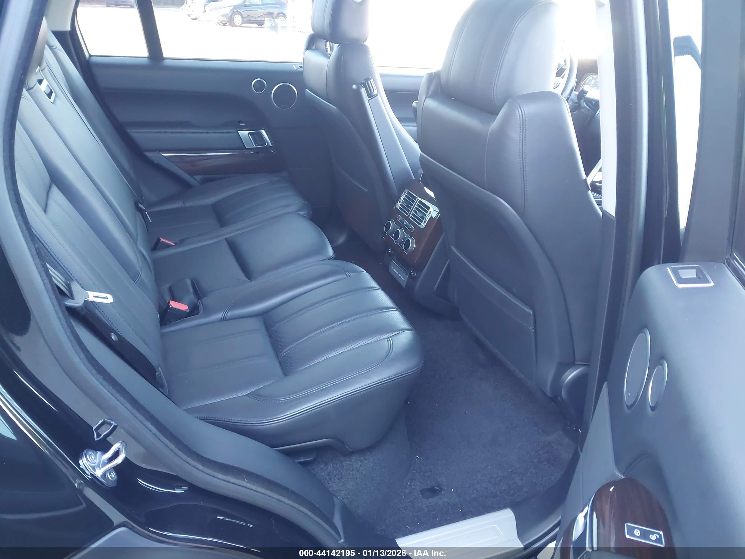LAND ROVER image 8