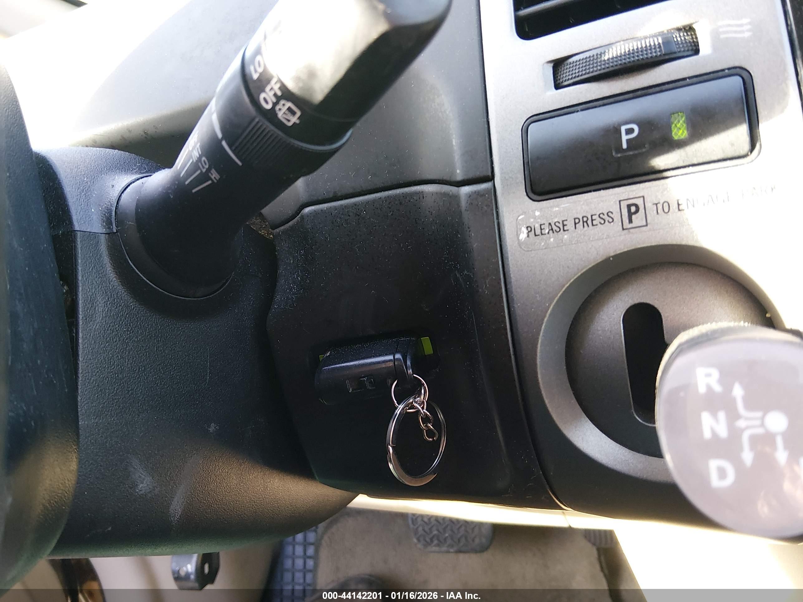 TOYOTA PRIUS image 11
