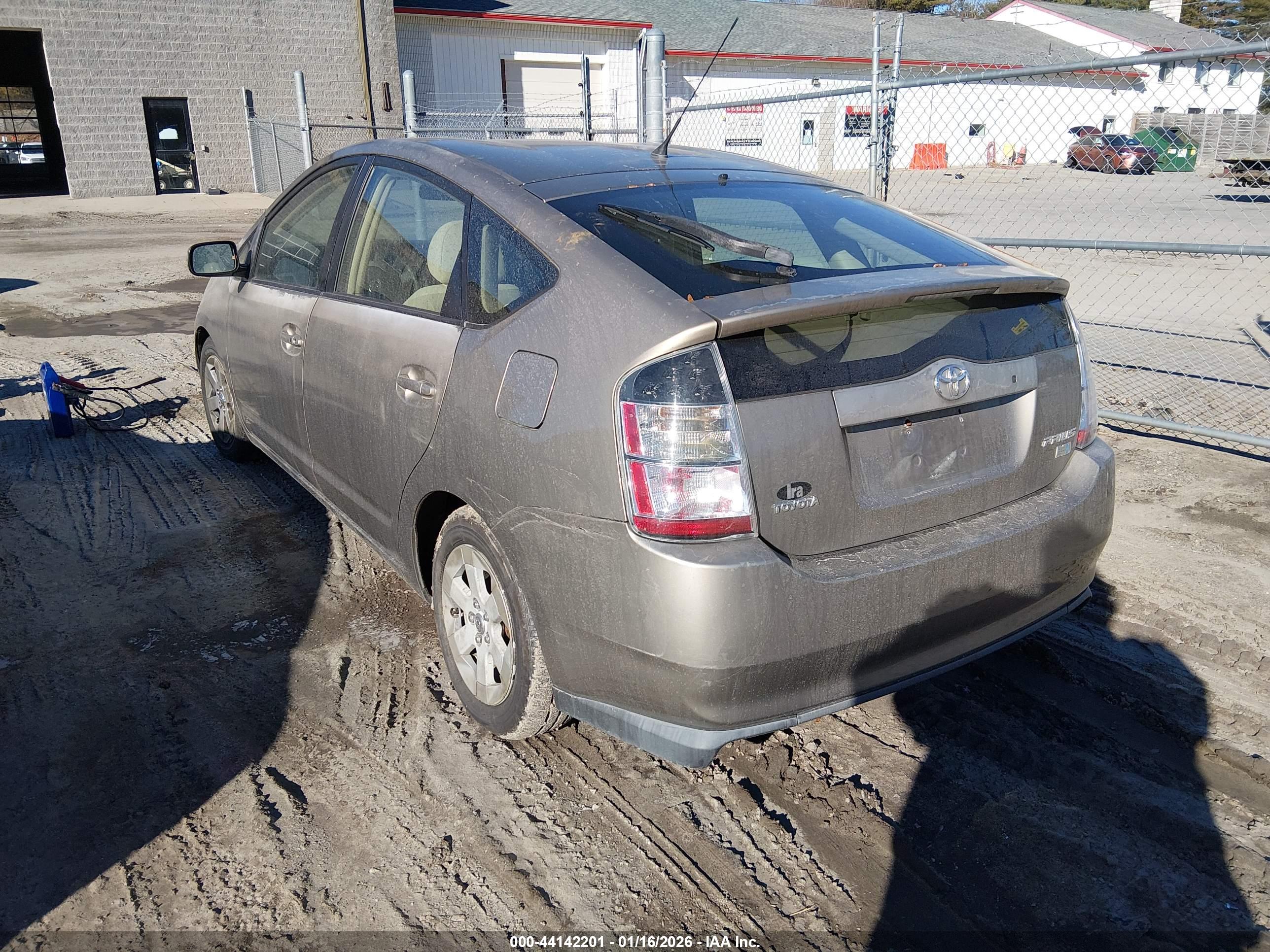 TOYOTA PRIUS image 3