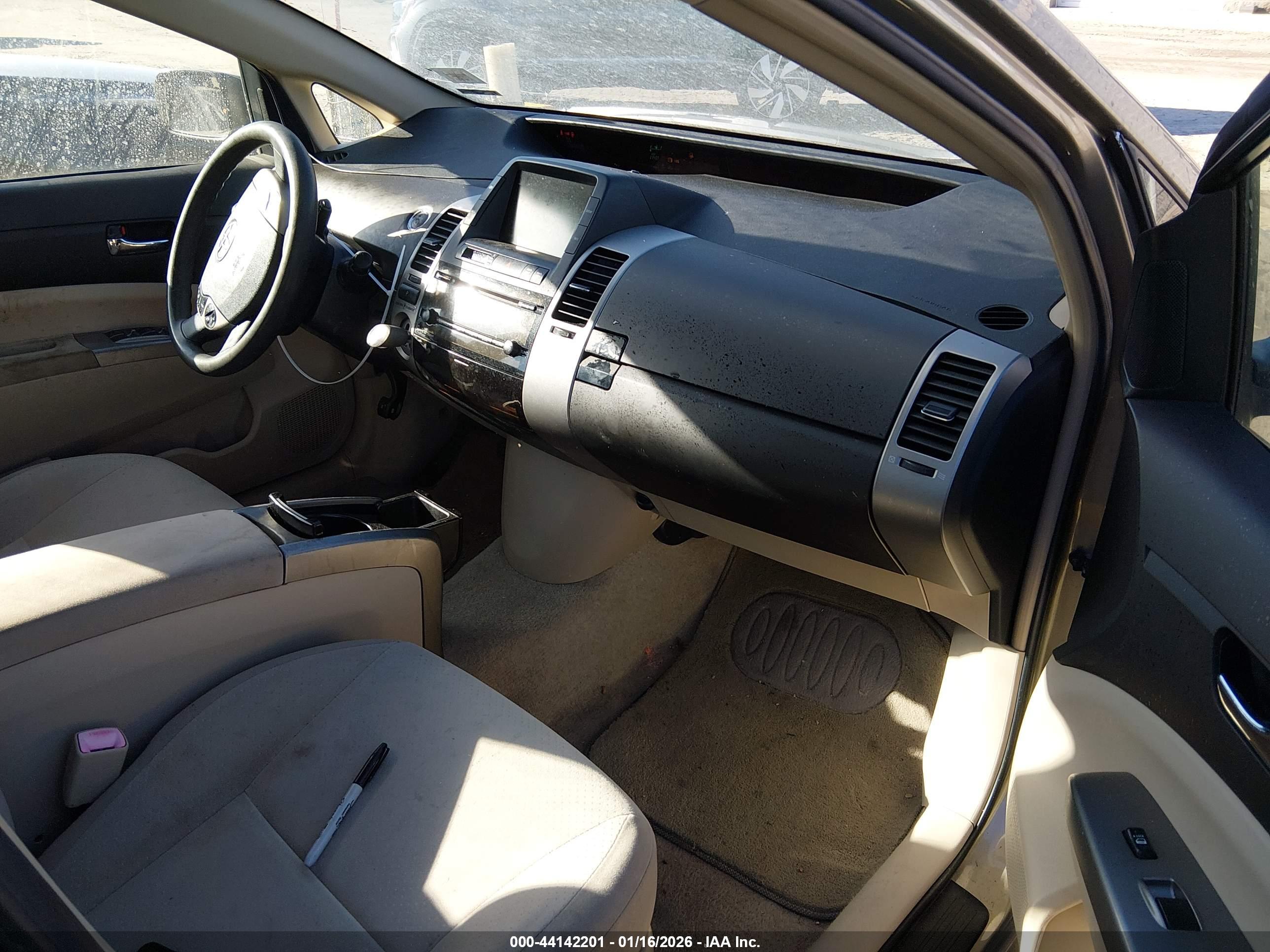 TOYOTA PRIUS image 5