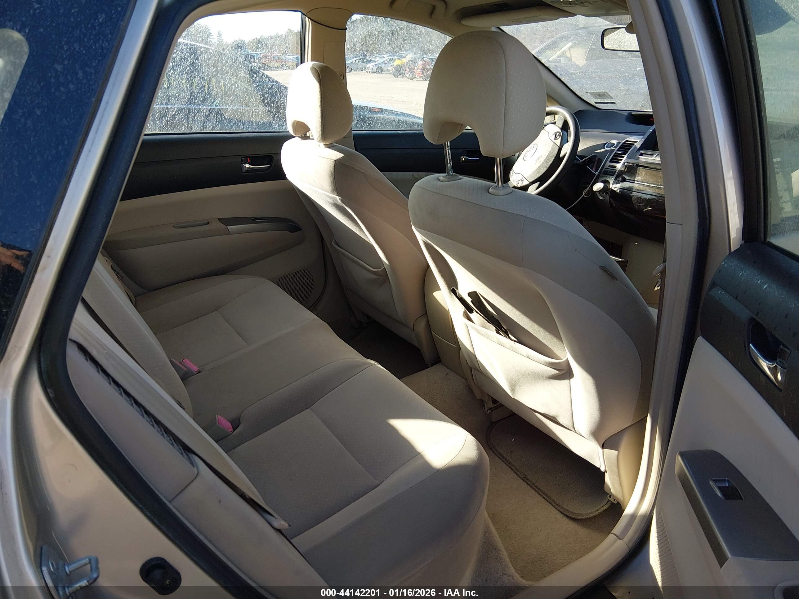 TOYOTA PRIUS image 8