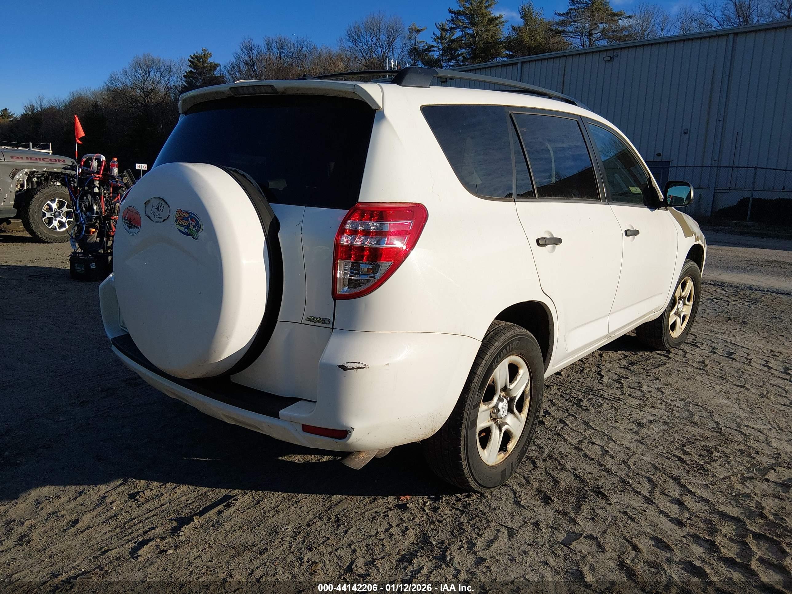 TOYOTA RAV4 image 4