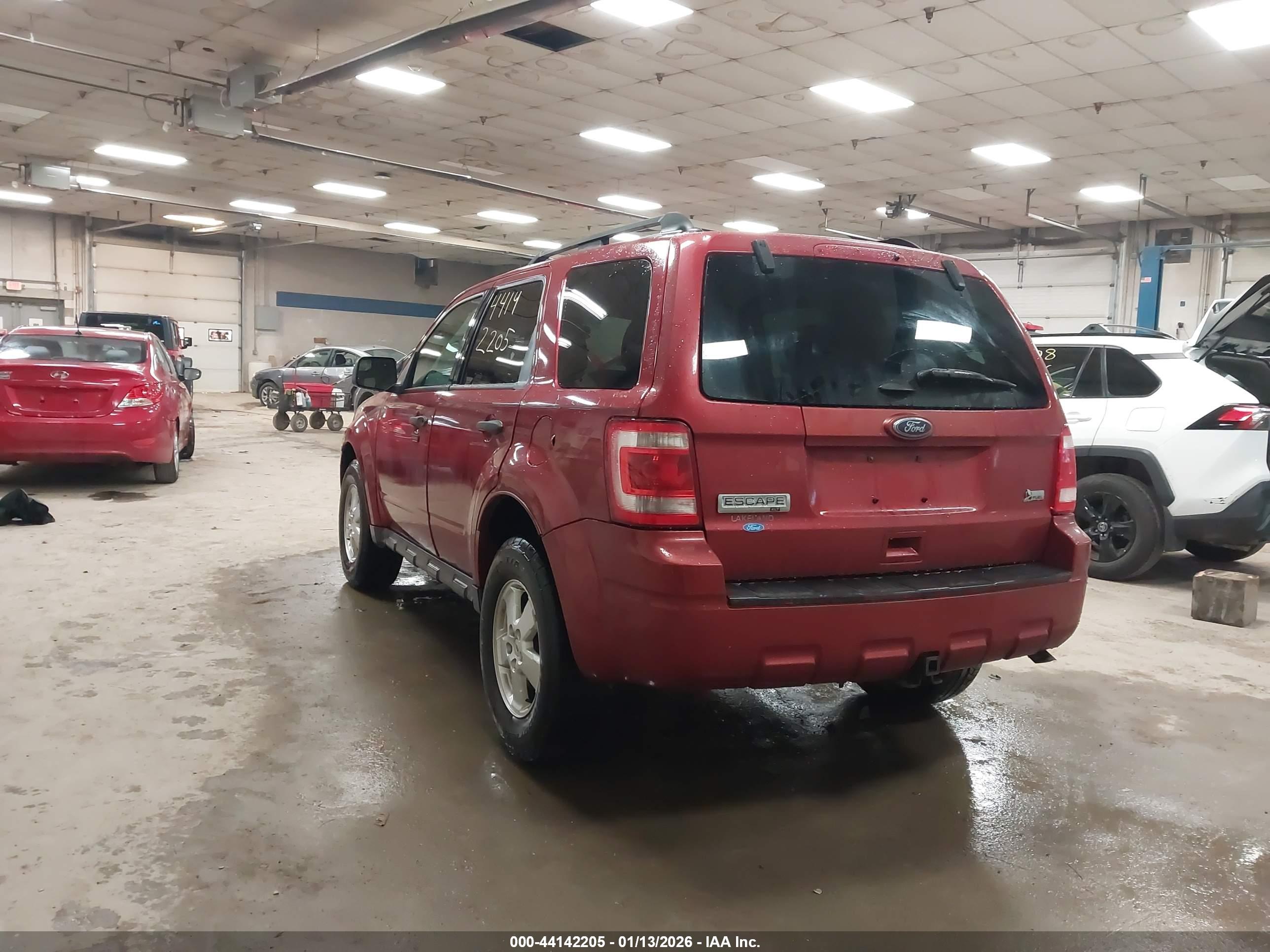 FORD ESCAPE image 3