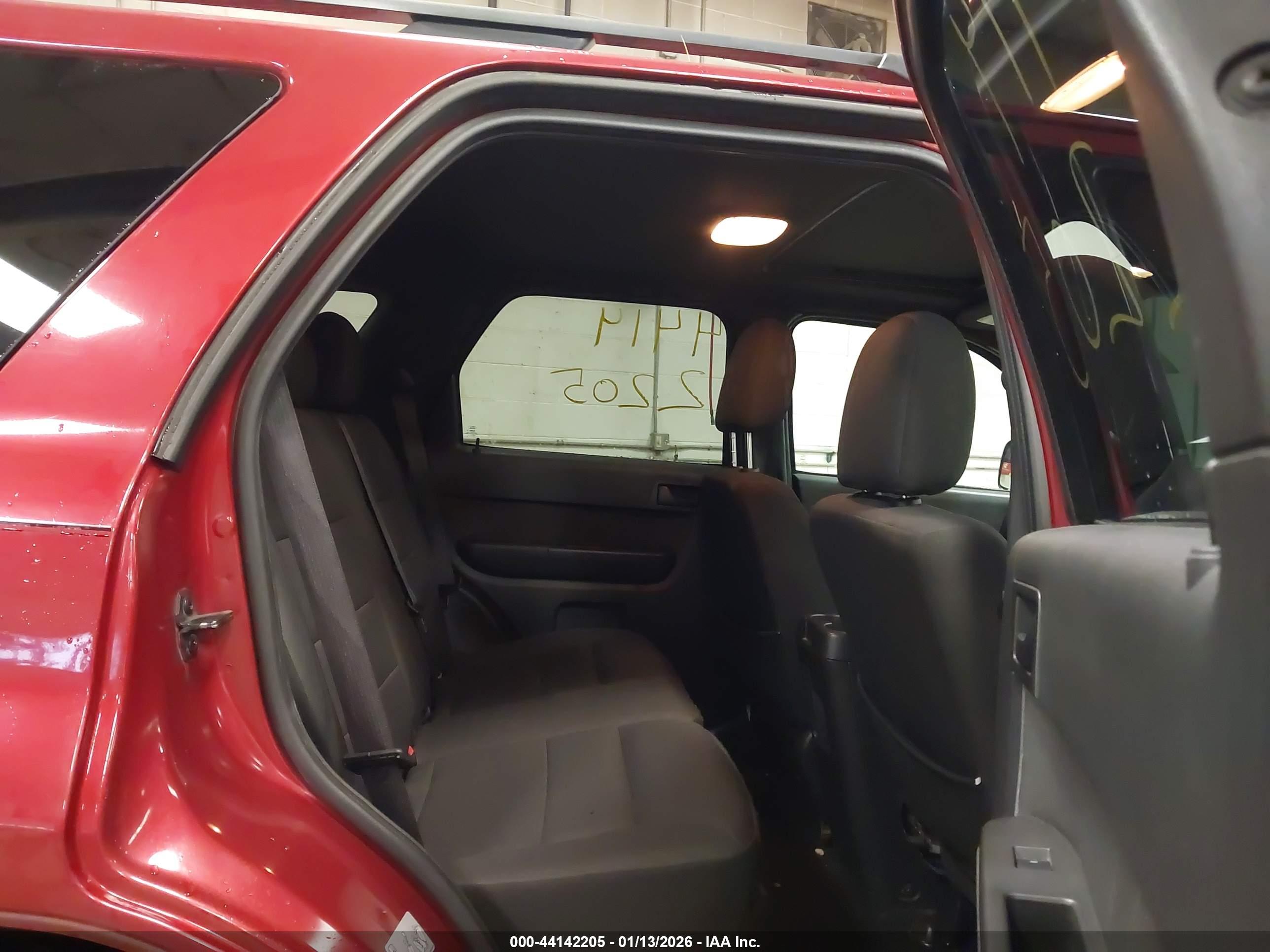 FORD ESCAPE image 8