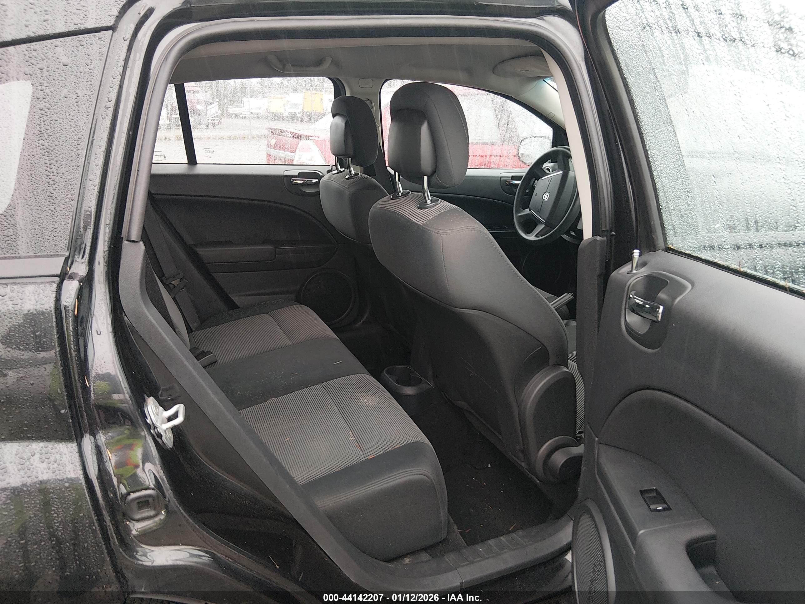 DODGE CALIBER image 8