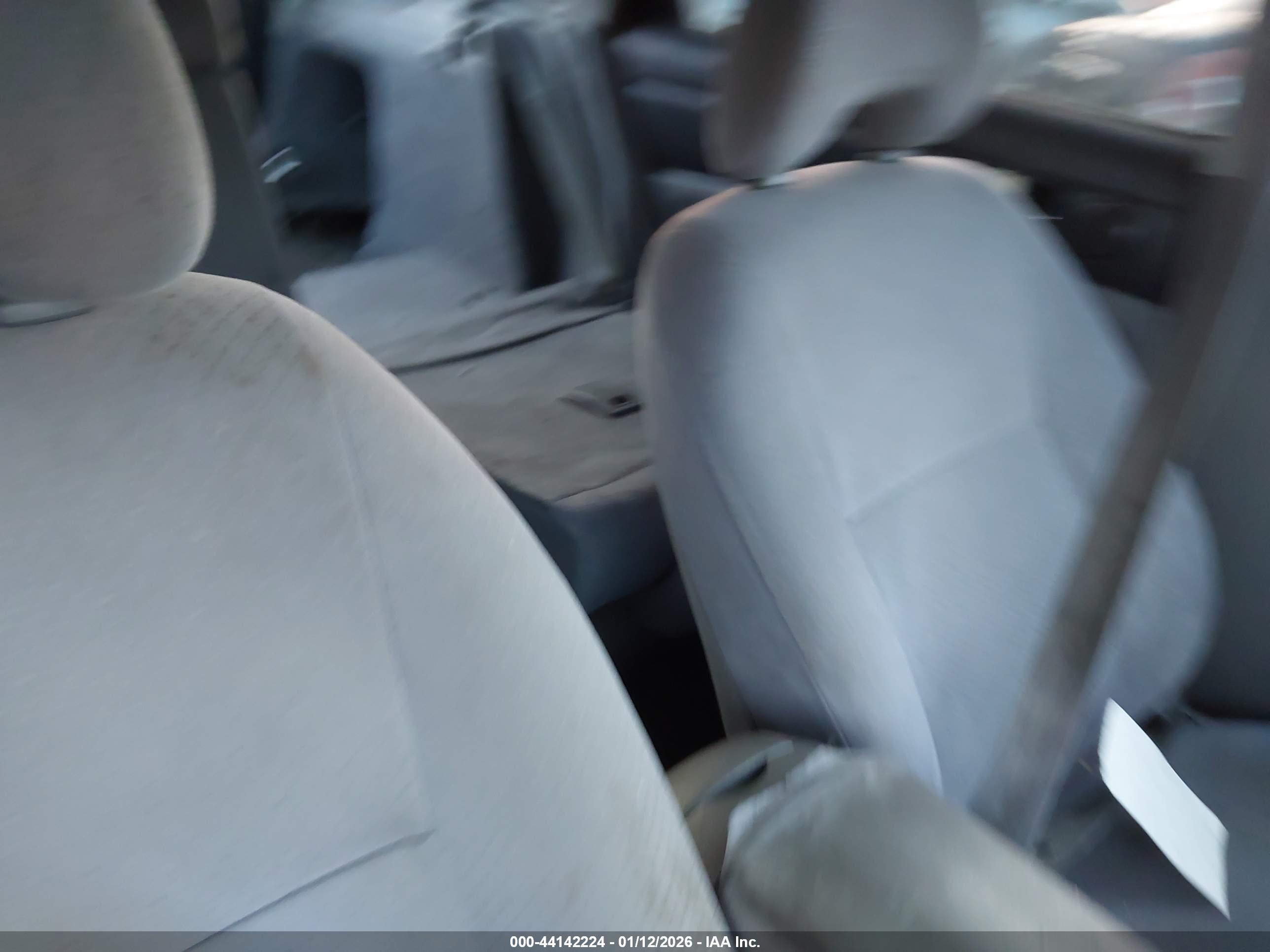 TOYOTA PRIUS image 8